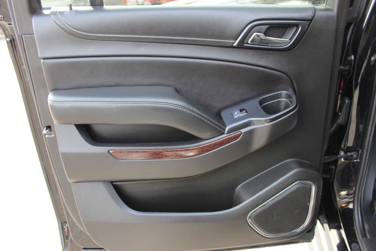 2019 Black GMC Yukon XL SLT 4WD (1GKS2GKCXKR) with an 5.3L V8 OHV 16V engine, 6A transmission, located at 4301 NW 39th , Oklahoma City, OK, 73112, (405) 949-5600, 35.512135, -97.598671 - NO DRIVERS LICENCE -NO FULL COVERAGE INSURANCE - NO CREDIT CHECK. COME ON OVER TO SUPERSPORTS, TAKE A LOOK AND TEST DRIVE. PLEASE GIVE US A CALL AT (405) 949-5600. NO LICENCIA DE CONDUCIR - NO SEGURO DE COBERTURA TOTAL - NO VERIFICACION DE CREDITO. VISITENOS EN SUPERSPORTS, MIRE NUESTRO - Photo#15