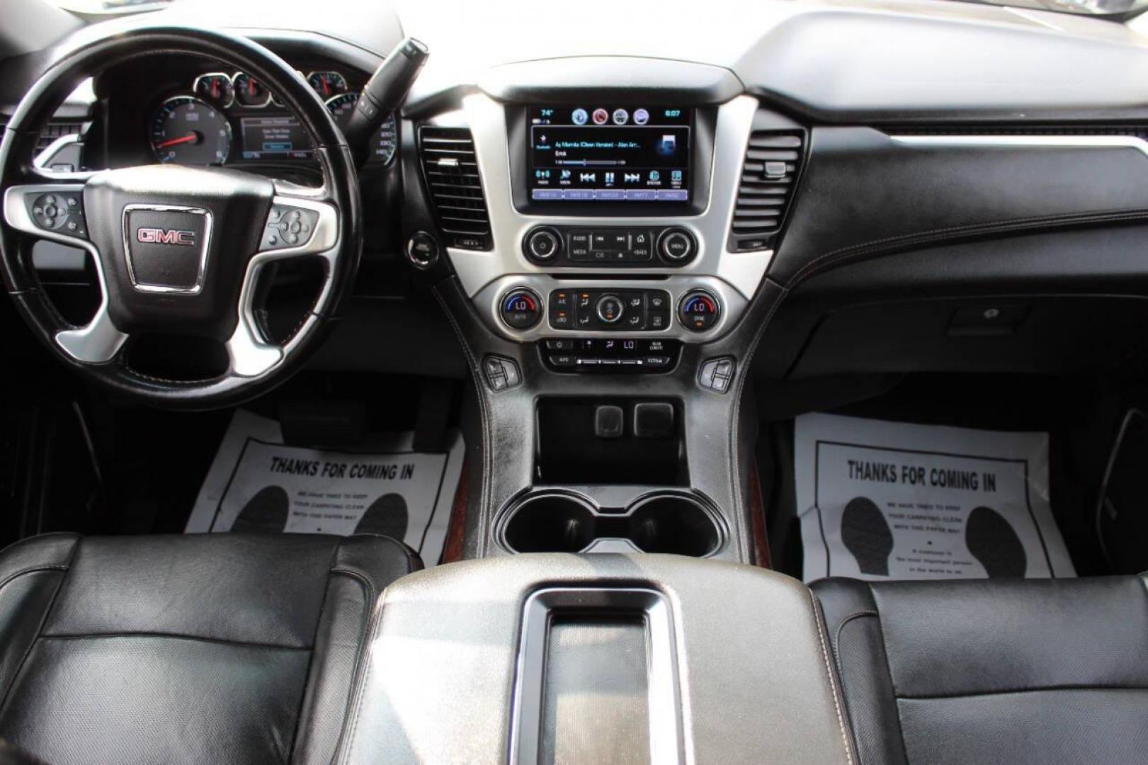 2019 Black GMC Yukon XL SLT 4WD (1GKS2GKCXKR) with an 5.3L V8 OHV 16V engine, 6A transmission, located at 4301 NW 39th , Oklahoma City, OK, 73112, (405) 949-5600, 35.512135, -97.598671 - NO DRIVERS LICENCE -NO FULL COVERAGE INSURANCE - NO CREDIT CHECK. COME ON OVER TO SUPERSPORTS, TAKE A LOOK AND TEST DRIVE. PLEASE GIVE US A CALL AT (405) 949-5600. NO LICENCIA DE CONDUCIR - NO SEGURO DE COBERTURA TOTAL - NO VERIFICACION DE CREDITO. VISITENOS EN SUPERSPORTS, MIRE NUESTRO - Photo#19