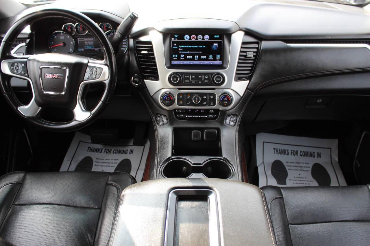 2019 Black GMC Yukon XL SLT 4WD (1GKS2GKCXKR) with an 5.3L V8 OHV 16V engine, 6A transmission, located at 4301 NW 39th , Oklahoma City, OK, 73112, (405) 949-5600, 35.512135, -97.598671 - NO DRIVERS LICENCE -NO FULL COVERAGE INSURANCE - NO CREDIT CHECK. COME ON OVER TO SUPERSPORTS, TAKE A LOOK AND TEST DRIVE. PLEASE GIVE US A CALL AT (405) 949-5600. NO LICENCIA DE CONDUCIR - NO SEGURO DE COBERTURA TOTAL - NO VERIFICACION DE CREDITO. VISITENOS EN SUPERSPORTS, MIRE NUESTRO - Photo#18