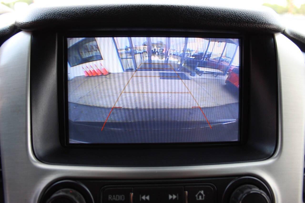 2019 Black GMC Yukon XL SLT 4WD (1GKS2GKCXKR) with an 5.3L V8 OHV 16V engine, 6A transmission, located at 4301 NW 39th , Oklahoma City, OK, 73112, (405) 949-5600, 35.512135, -97.598671 - NO DRIVERS LICENCE -NO FULL COVERAGE INSURANCE - NO CREDIT CHECK. COME ON OVER TO SUPERSPORTS, TAKE A LOOK AND TEST DRIVE. PLEASE GIVE US A CALL AT (405) 949-5600. NO LICENCIA DE CONDUCIR - NO SEGURO DE COBERTURA TOTAL - NO VERIFICACION DE CREDITO. VISITENOS EN SUPERSPORTS, MIRE NUESTRO - Photo#19