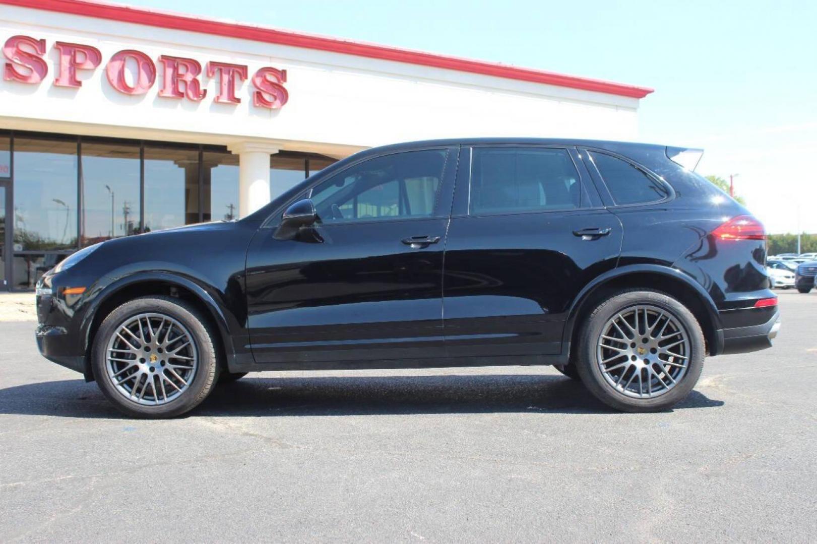 2017 Black Porsche Cayenne Base (WP1AA2A27HK) with an 3.6L V6 3.6L V6 engine, Automatic 8-Speed transmission, located at 4301 NW 39th , Oklahoma City, OK, 73112, (405) 949-5600, 35.512135, -97.598671 - Photo#5