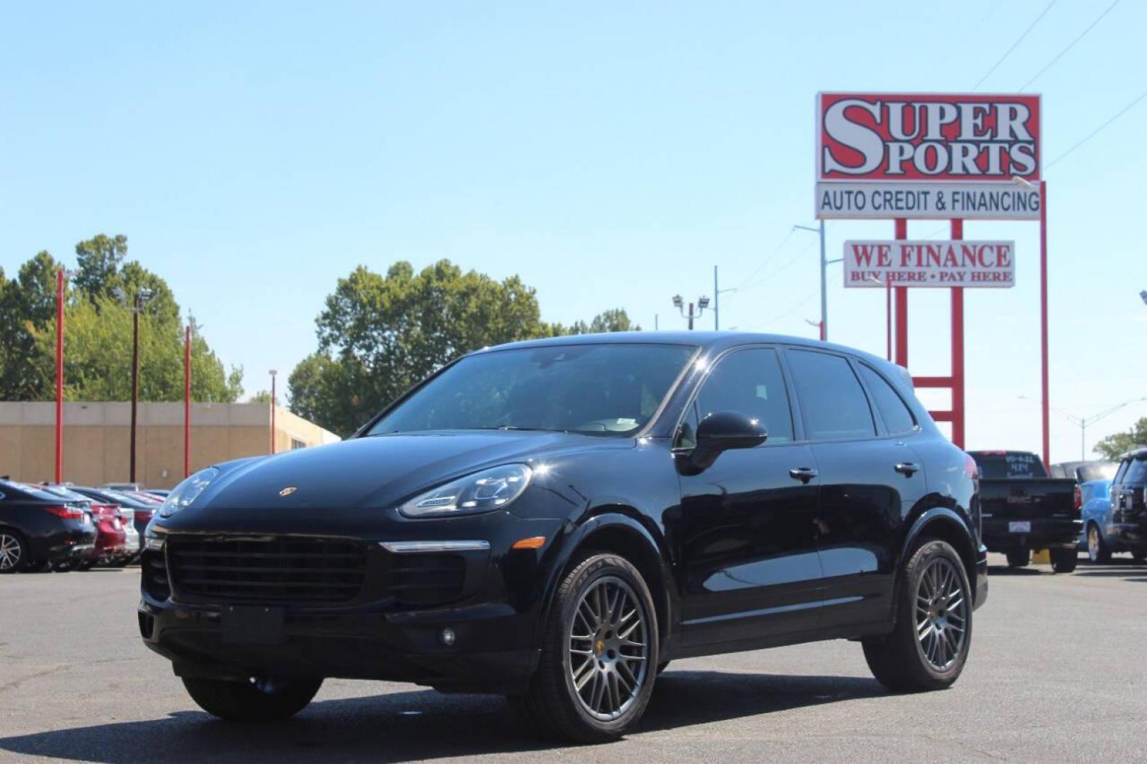 2017 Black Porsche Cayenne Base (WP1AA2A27HK) with an 3.6L V6 3.6L V6 engine, Automatic 8-Speed transmission, located at 4301 NW 39th , Oklahoma City, OK, 73112, (405) 949-5600, 35.512135, -97.598671 - Photo#6