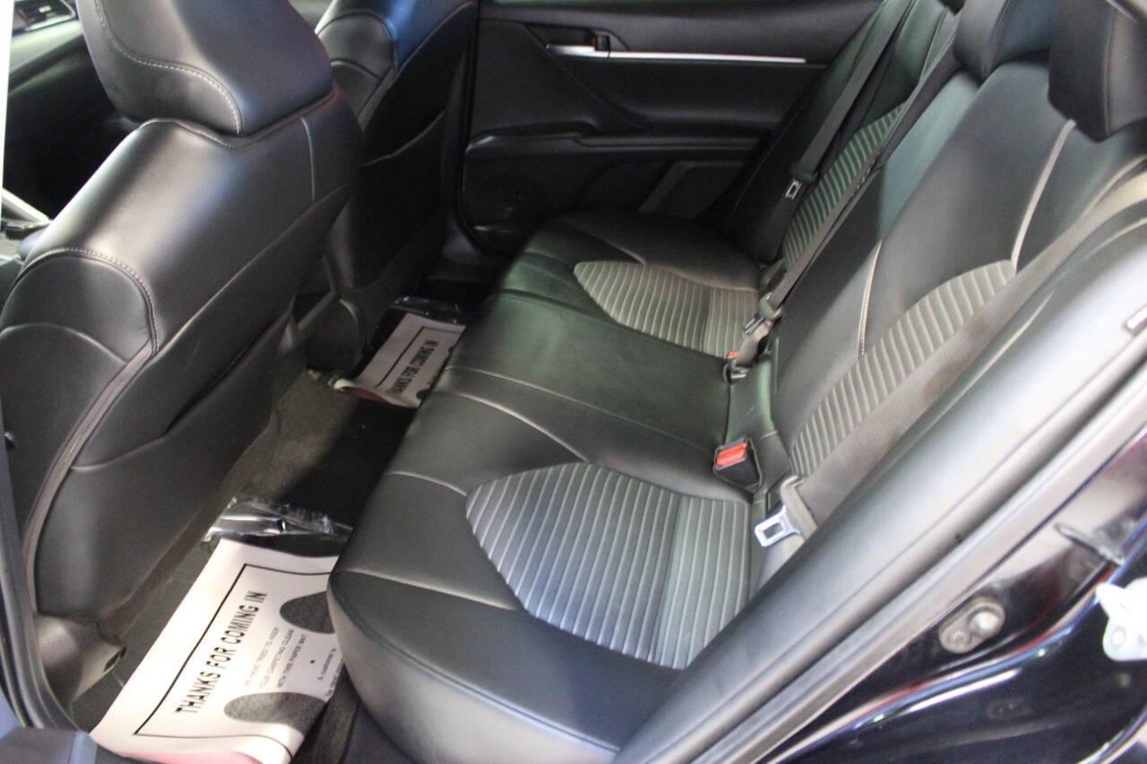 2022 Black Toyota Camry SE (4T1G11AK3NU) with an 2.5L I4 2.5L I4 engine, Automatic 8-Speed transmission, located at 4301 NW 39th , Oklahoma City, OK, 73112, (405) 949-5600, 35.512135, -97.598671 - NO DRIVERS LICENCE NO-FULL COVERAGE INSURANCE-NO CREDIT CHECK. COME ON OVER TO SUPERSPORTS AND TAKE A LOOK AND TEST DRIVE. PLEASE GIVE US A CALL AT (405) 949-5600. NO LICENSIA DE MANEJAR- NO SEGURO DE COBERTURA TOTAL- NO VERIFICACCION DE CREDITO. POR FAVOR VENGAN A SUPERSPORTS, ECHE UN - Photo#13