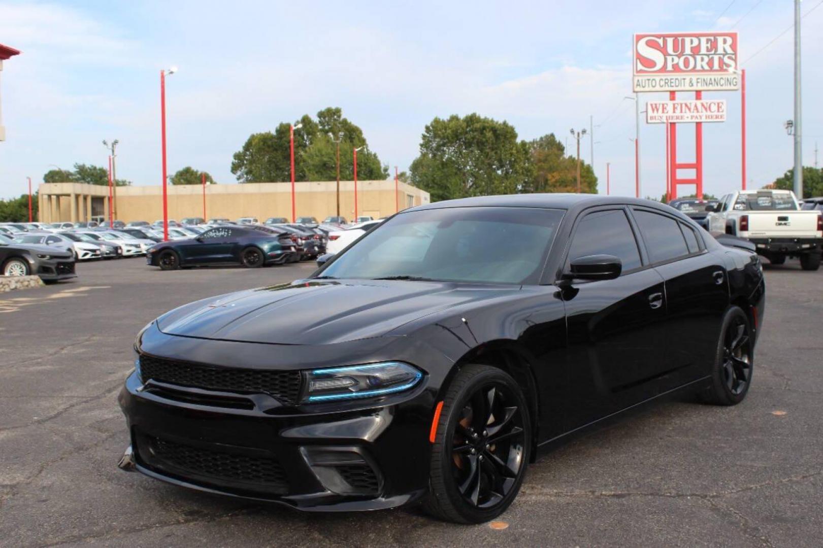 2016 Black Dodge Charger SE (2C3CDXBG0GH) with an 3.6L V6 DOHC 24V engine, 8A transmission, located at 4301 NW 39th , Oklahoma City, OK, 73112, (405) 949-5600, 35.512135, -97.598671 - NO DRIVERS LICENCE -NO FULL COVERAGE INSURANCE - NO CREDIT CHECK. COME ON OVER TO SUPERSPORTS, TAKE A LOOK AND TEST DRIVE. PLEASE GIVE US A CALL AT (405) 949-5600. NO LICENCIA DE CONDUCIR - NO SEGURO DE COBERTURA TOTAL - NO VERIFICACION DE CREDITO. VISITENOS EN SUPERSPORTS, MIRE NUESTRO - Photo#6