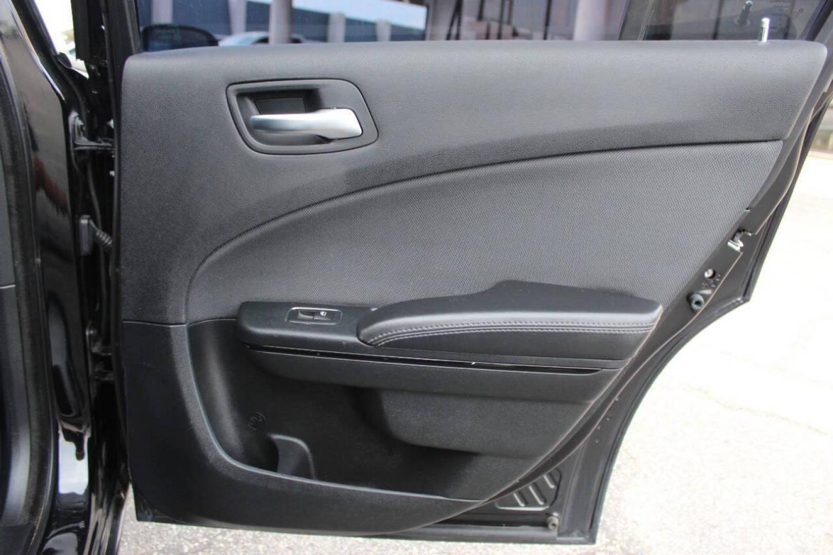 2016 Black Dodge Charger SE (2C3CDXBG0GH) with an 3.6L V6 DOHC 24V engine, 8A transmission, located at 4301 NW 39th , Oklahoma City, OK, 73112, (405) 949-5600, 35.512135, -97.598671 - NO DRIVERS LICENCE -NO FULL COVERAGE INSURANCE - NO CREDIT CHECK. COME ON OVER TO SUPERSPORTS, TAKE A LOOK AND TEST DRIVE. PLEASE GIVE US A CALL AT (405) 949-5600. NO LICENCIA DE CONDUCIR - NO SEGURO DE COBERTURA TOTAL - NO VERIFICACION DE CREDITO. VISITENOS EN SUPERSPORTS, MIRE NUESTRO - Photo#11