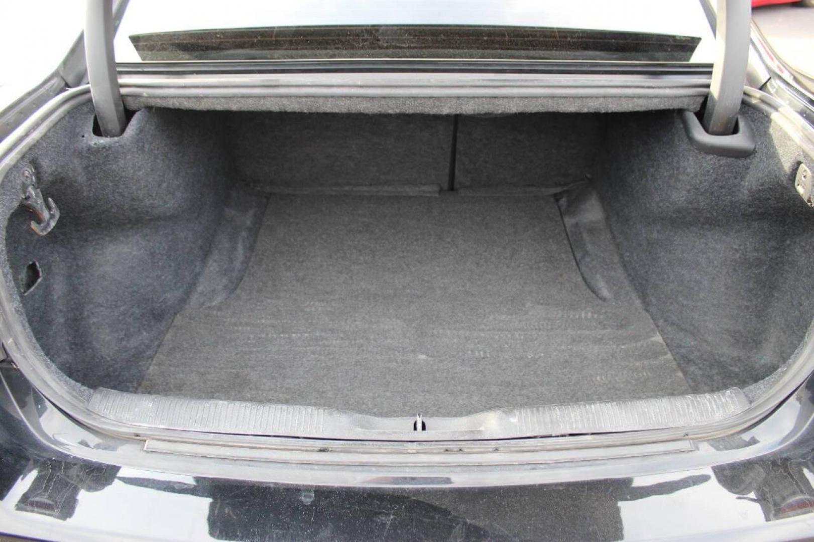 2016 Black Dodge Charger SE (2C3CDXBG0GH) with an 3.6L V6 DOHC 24V engine, 8A transmission, located at 4301 NW 39th , Oklahoma City, OK, 73112, (405) 949-5600, 35.512135, -97.598671 - NO DRIVERS LICENCE -NO FULL COVERAGE INSURANCE - NO CREDIT CHECK. COME ON OVER TO SUPERSPORTS, TAKE A LOOK AND TEST DRIVE. PLEASE GIVE US A CALL AT (405) 949-5600. NO LICENCIA DE CONDUCIR - NO SEGURO DE COBERTURA TOTAL - NO VERIFICACION DE CREDITO. VISITENOS EN SUPERSPORTS, MIRE NUESTRO - Photo#12