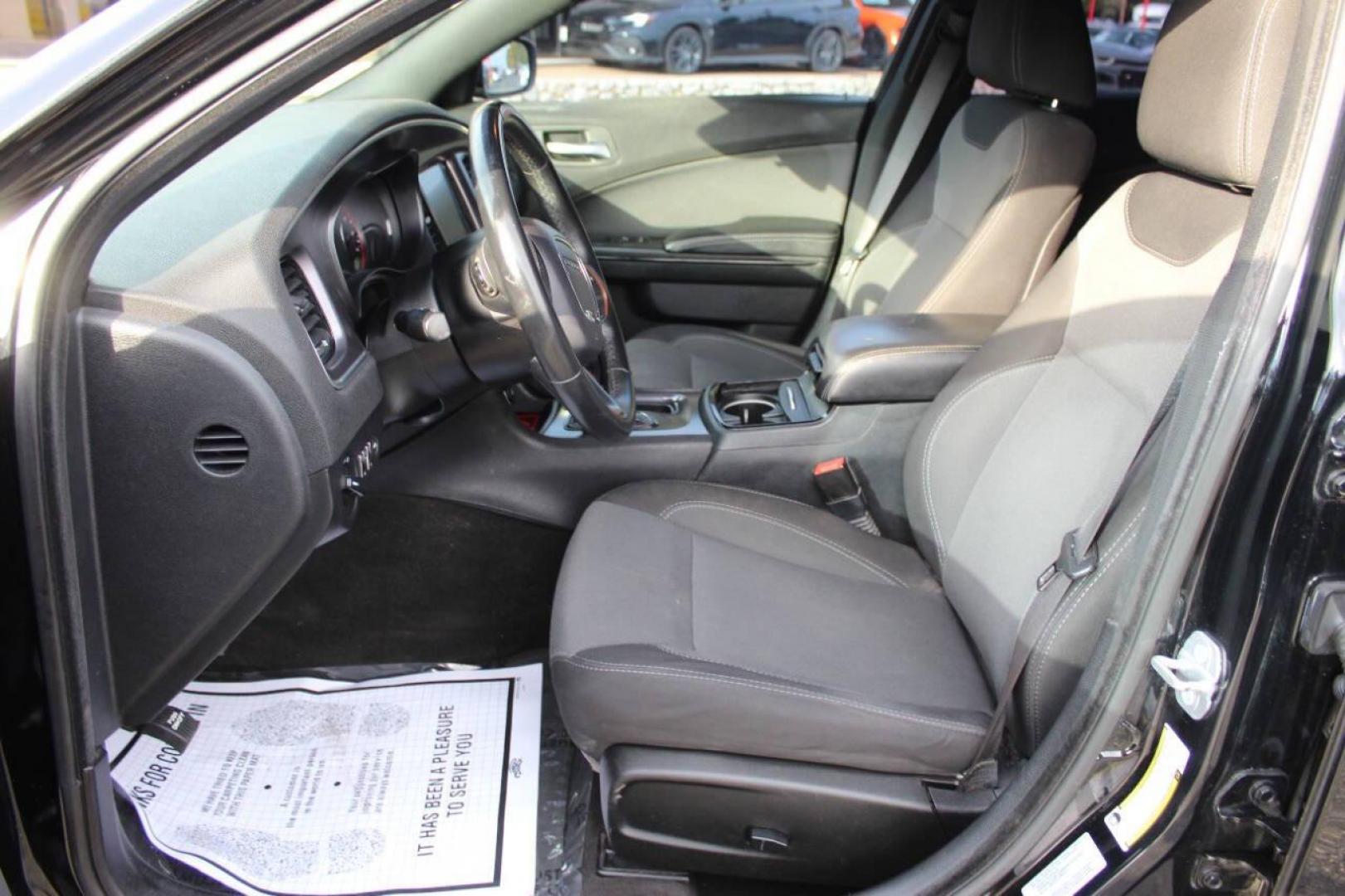 2016 Black Dodge Charger SE (2C3CDXBG0GH) with an 3.6L V6 DOHC 24V engine, 8A transmission, located at 4301 NW 39th , Oklahoma City, OK, 73112, (405) 949-5600, 35.512135, -97.598671 - NO DRIVERS LICENCE -NO FULL COVERAGE INSURANCE - NO CREDIT CHECK. COME ON OVER TO SUPERSPORTS, TAKE A LOOK AND TEST DRIVE. PLEASE GIVE US A CALL AT (405) 949-5600. NO LICENCIA DE CONDUCIR - NO SEGURO DE COBERTURA TOTAL - NO VERIFICACION DE CREDITO. VISITENOS EN SUPERSPORTS, MIRE NUESTRO - Photo#15