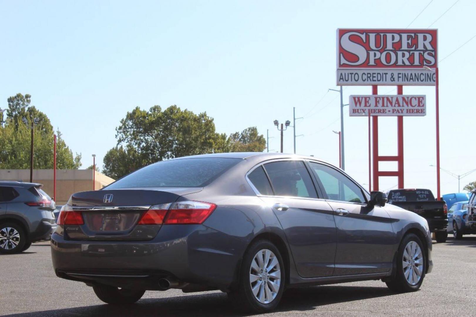 2015 Gray Honda Accord EX Sedan CVT (1HGCR2F7XFA) with an 2.4L I4 2.4L I4 engine, CVT transmission, located at 4301 NW 39th , Oklahoma City, OK, 73112, (405) 949-5600, 35.512135, -97.598671 - NO DRIVERS LICENCE NO-FULL COVERAGE INSURANCE-NO CREDIT CHECK. COME ON OVER TO SUPERSPORTS AND TAKE A LOOK AND TEST DRIVE. PLEASE GIVE US A CALL AT (405) 949-5600. NO LICENSIA DE MANEJAR- NO SEGURO DE COBERTURA TOTAL- NO VERIFICACCION DE CREDITO. POR FAVOR VENGAN A SUPERSPORTS, ECHE UN- Photo#3