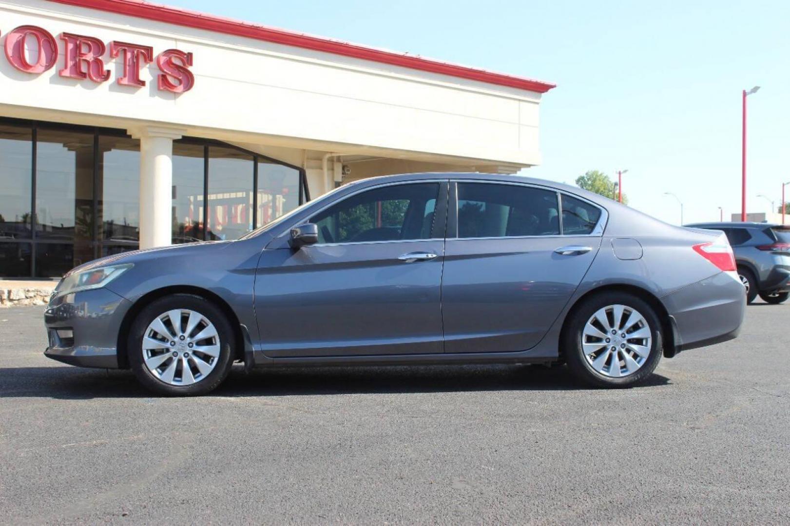 2015 Gray Honda Accord EX Sedan CVT (1HGCR2F7XFA) with an 2.4L I4 2.4L I4 engine, CVT transmission, located at 4301 NW 39th , Oklahoma City, OK, 73112, (405) 949-5600, 35.512135, -97.598671 - NO DRIVERS LICENCE NO-FULL COVERAGE INSURANCE-NO CREDIT CHECK. COME ON OVER TO SUPERSPORTS AND TAKE A LOOK AND TEST DRIVE. PLEASE GIVE US A CALL AT (405) 949-5600. NO LICENSIA DE MANEJAR- NO SEGURO DE COBERTURA TOTAL- NO VERIFICACCION DE CREDITO. POR FAVOR VENGAN A SUPERSPORTS, ECHE UN- Photo#5