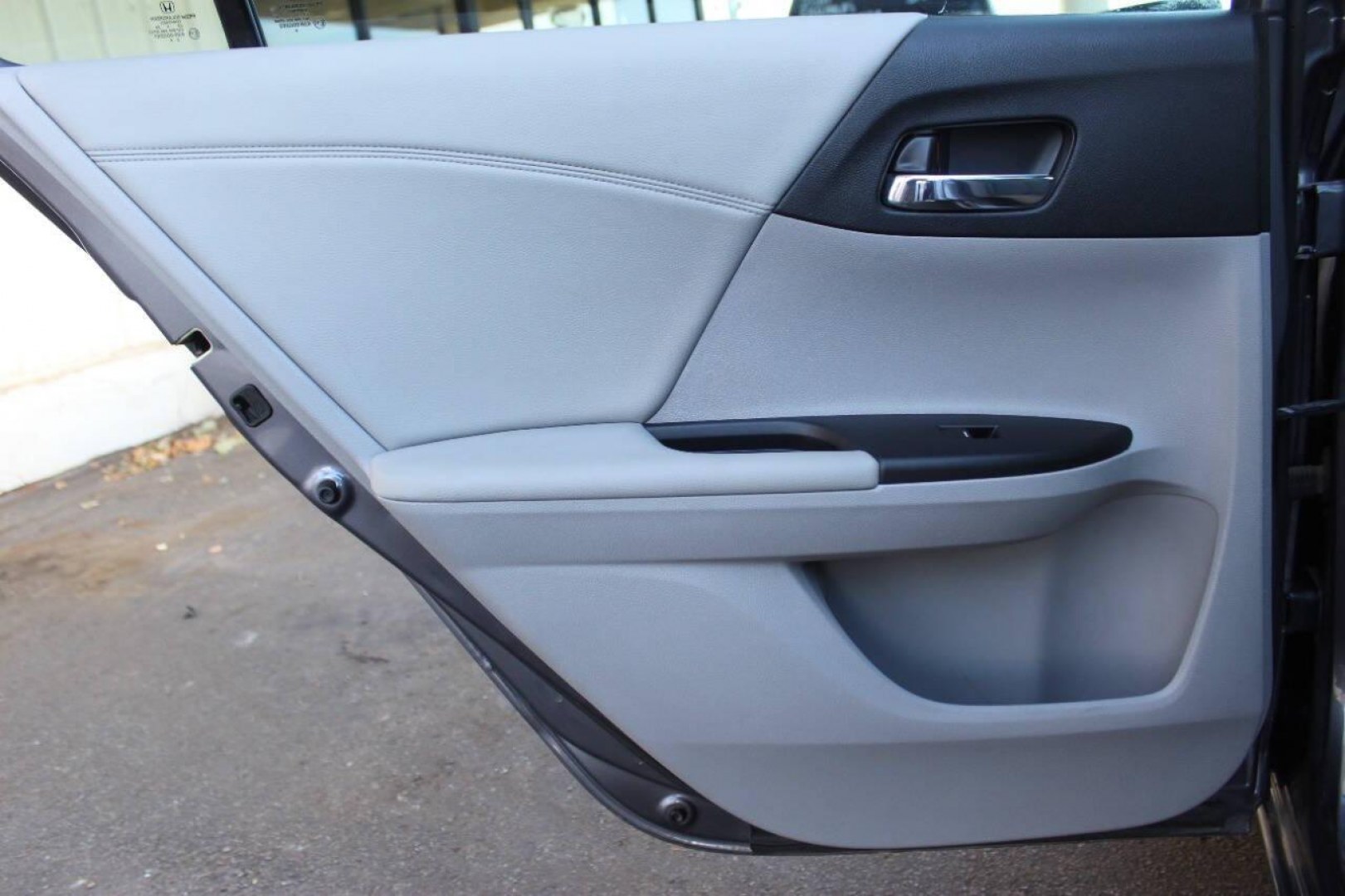 2015 Gray Honda Accord EX Sedan CVT (1HGCR2F7XFA) with an 2.4L I4 2.4L I4 engine, CVT transmission, located at 4301 NW 39th , Oklahoma City, OK, 73112, (405) 949-5600, 35.512135, -97.598671 - NO DRIVERS LICENCE NO-FULL COVERAGE INSURANCE-NO CREDIT CHECK. COME ON OVER TO SUPERSPORTS AND TAKE A LOOK AND TEST DRIVE. PLEASE GIVE US A CALL AT (405) 949-5600. NO LICENSIA DE MANEJAR- NO SEGURO DE COBERTURA TOTAL- NO VERIFICACCION DE CREDITO. POR FAVOR VENGAN A SUPERSPORTS, ECHE UN- Photo#14