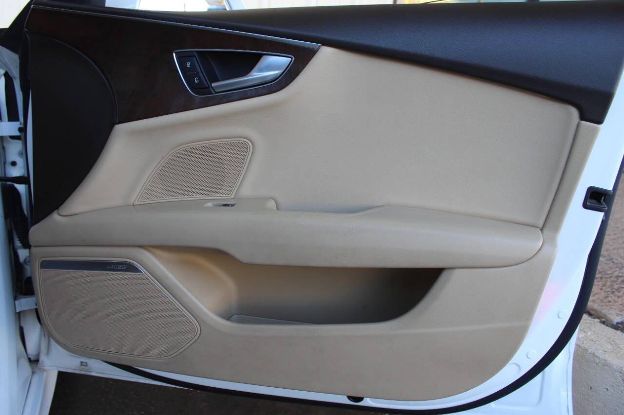 2014 White Audi A7 3.0T Premium quattro (WAU2GAFC1EN) with an 3.0L V6 Supercharger 3.0L V6 engine, Automatic 8-Speed transmission, located at 4301 NW 39th , Oklahoma City, OK, 73112, (405) 949-5600, 35.512135, -97.598671 - NO DRIVERS LICENCE NO-FULL COVERAGE INSURANCE-NO CREDIT CHECK. COME ON OVER TO SUPERSPORTS AND TAKE A LOOK AND TEST DRIVE. PLEASE GIVE US A CALL AT (405) 949-5600. NO LICENSIA DE MANEJAR- NO SEGURO DE COBERTURA TOTAL- NO VERIFICACCION DE CREDITO. POR FAVOR VENGAN A SUPERSPORTS, ECHE UN - Photo#7