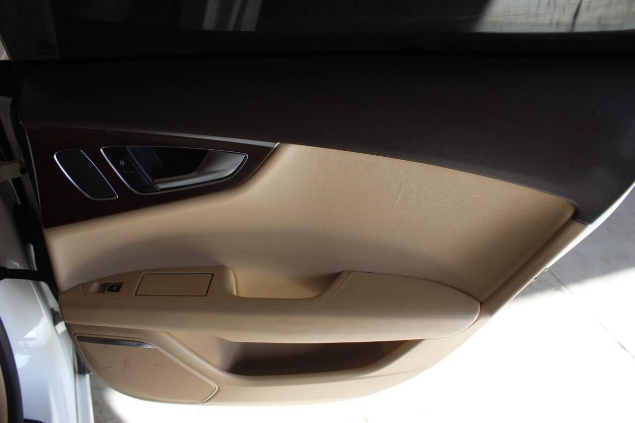 2014 White Audi A7 3.0T Premium quattro (WAU2GAFC1EN) with an 3.0L V6 Supercharger 3.0L V6 engine, Automatic 8-Speed transmission, located at 4301 NW 39th , Oklahoma City, OK, 73112, (405) 949-5600, 35.512135, -97.598671 - NO DRIVERS LICENCE NO-FULL COVERAGE INSURANCE-NO CREDIT CHECK. COME ON OVER TO SUPERSPORTS AND TAKE A LOOK AND TEST DRIVE. PLEASE GIVE US A CALL AT (405) 949-5600. NO LICENSIA DE MANEJAR- NO SEGURO DE COBERTURA TOTAL- NO VERIFICACCION DE CREDITO. POR FAVOR VENGAN A SUPERSPORTS, ECHE UN - Photo#9