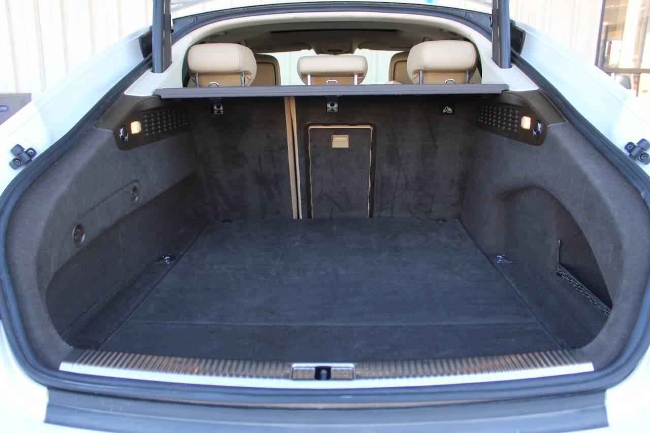 2014 White Audi A7 3.0T Premium quattro (WAU2GAFC1EN) with an 3.0L V6 Supercharger 3.0L V6 engine, Automatic 8-Speed transmission, located at 4301 NW 39th , Oklahoma City, OK, 73112, (405) 949-5600, 35.512135, -97.598671 - NO DRIVERS LICENCE NO-FULL COVERAGE INSURANCE-NO CREDIT CHECK. COME ON OVER TO SUPERSPORTS AND TAKE A LOOK AND TEST DRIVE. PLEASE GIVE US A CALL AT (405) 949-5600. NO LICENSIA DE MANEJAR- NO SEGURO DE COBERTURA TOTAL- NO VERIFICACCION DE CREDITO. POR FAVOR VENGAN A SUPERSPORTS, ECHE UN - Photo#10