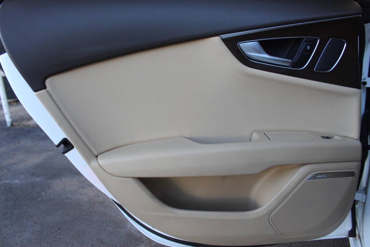 2014 White Audi A7 3.0T Premium quattro (WAU2GAFC1EN) with an 3.0L V6 Supercharger 3.0L V6 engine, Automatic 8-Speed transmission, located at 4301 NW 39th , Oklahoma City, OK, 73112, (405) 949-5600, 35.512135, -97.598671 - NO DRIVERS LICENCE NO-FULL COVERAGE INSURANCE-NO CREDIT CHECK. COME ON OVER TO SUPERSPORTS AND TAKE A LOOK AND TEST DRIVE. PLEASE GIVE US A CALL AT (405) 949-5600. NO LICENSIA DE MANEJAR- NO SEGURO DE COBERTURA TOTAL- NO VERIFICACCION DE CREDITO. POR FAVOR VENGAN A SUPERSPORTS, ECHE UN - Photo#12