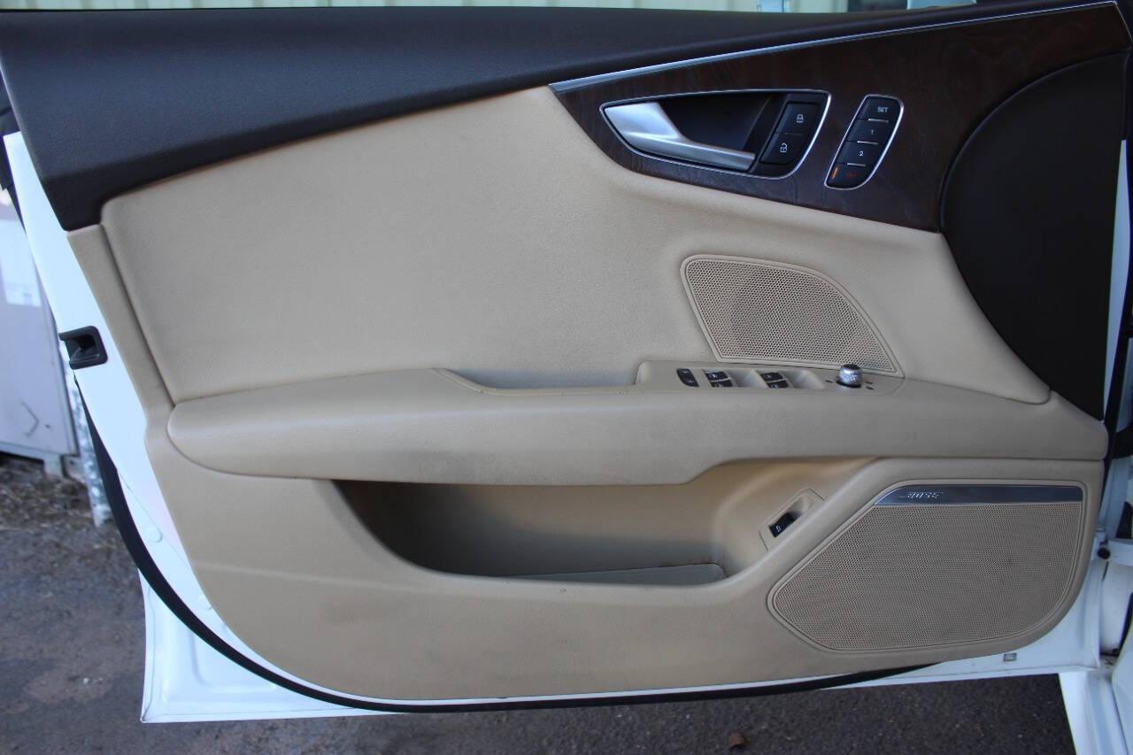 2014 White Audi A7 3.0T Premium quattro (WAU2GAFC1EN) with an 3.0L V6 Supercharger 3.0L V6 engine, Automatic 8-Speed transmission, located at 4301 NW 39th , Oklahoma City, OK, 73112, (405) 949-5600, 35.512135, -97.598671 - NO DRIVERS LICENCE NO-FULL COVERAGE INSURANCE-NO CREDIT CHECK. COME ON OVER TO SUPERSPORTS AND TAKE A LOOK AND TEST DRIVE. PLEASE GIVE US A CALL AT (405) 949-5600. NO LICENSIA DE MANEJAR- NO SEGURO DE COBERTURA TOTAL- NO VERIFICACCION DE CREDITO. POR FAVOR VENGAN A SUPERSPORTS, ECHE UN - Photo#14