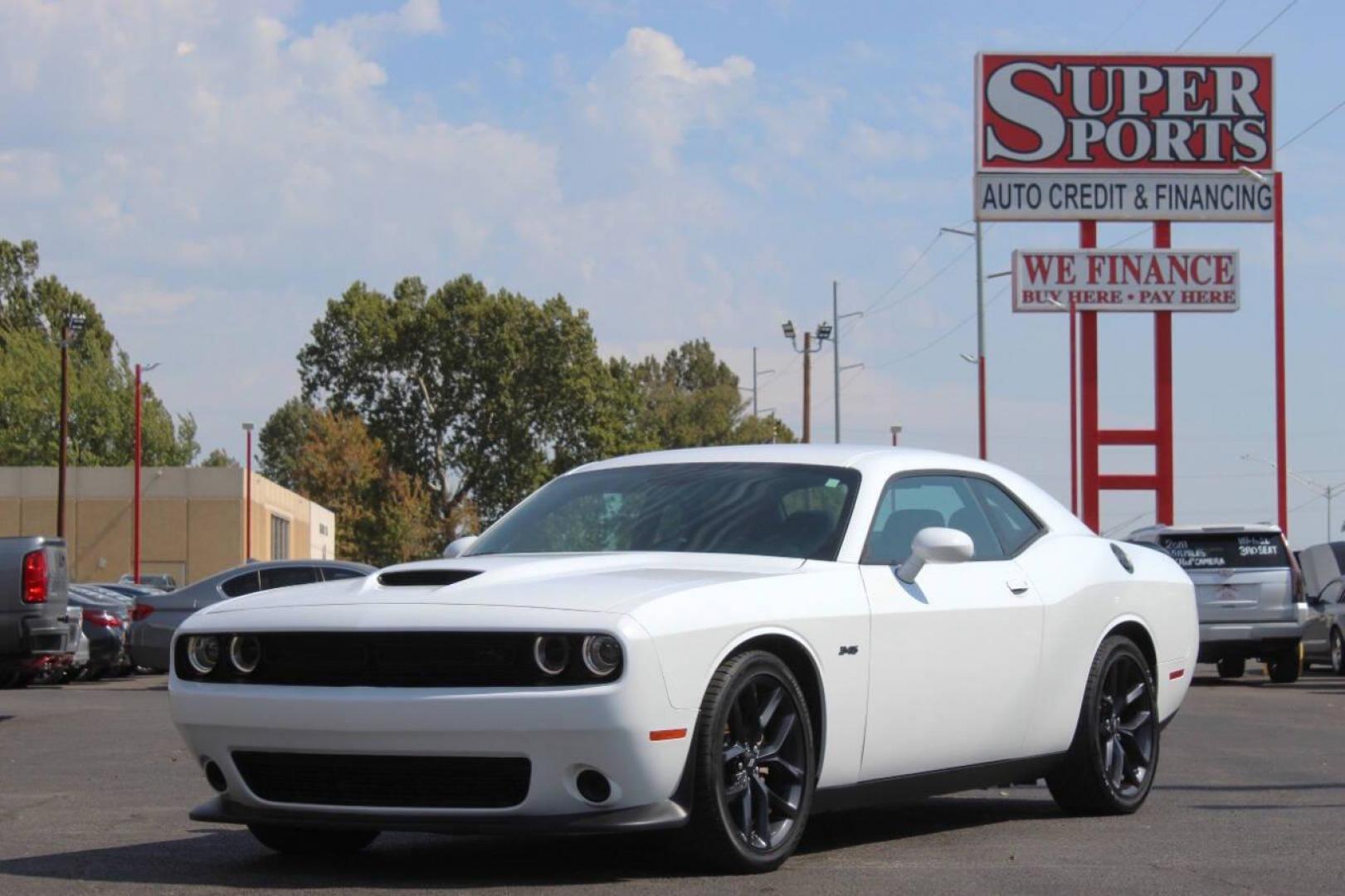 2023 White Dodge Challenger R/T Plus (2C3CDZBT7PH) with an 5.7L V8 OHV 16V engine, 6A transmission, located at 4301 NW 39th , Oklahoma City, OK, 73112, (405) 949-5600, 35.512135, -97.598671 - NO DRIVERS LICENCE -NO FULL COVERAGE INSURANCE - NO CREDIT CHECK. COME ON OVER TO SUPERSPORTS, TAKE A LOOK AND TEST DRIVE. PLEASE GIVE US A CALL AT (405) 949-5600. NO LICENCIA DE CONDUCIR - NO SEGURO DE COBERTURA TOTAL - NO VERIFICACION DE CREDITO. VISITENOS EN SUPERSPORTS, MIRE NUESTRO - Photo#7