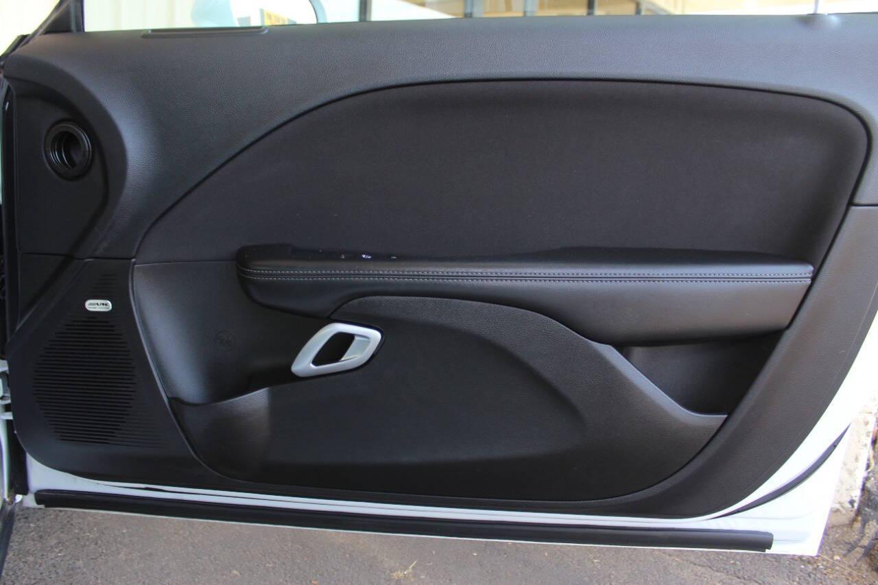 2023 White Dodge Challenger R/T Plus (2C3CDZBT7PH) with an 5.7L V8 OHV 16V engine, 6A transmission, located at 4301 NW 39th , Oklahoma City, OK, 73112, (405) 949-5600, 35.512135, -97.598671 - NO DRIVERS LICENCE -NO FULL COVERAGE INSURANCE - NO CREDIT CHECK. COME ON OVER TO SUPERSPORTS, TAKE A LOOK AND TEST DRIVE. PLEASE GIVE US A CALL AT (405) 949-5600. NO LICENCIA DE CONDUCIR - NO SEGURO DE COBERTURA TOTAL - NO VERIFICACION DE CREDITO. VISITENOS EN SUPERSPORTS, MIRE NUESTRO - Photo#10