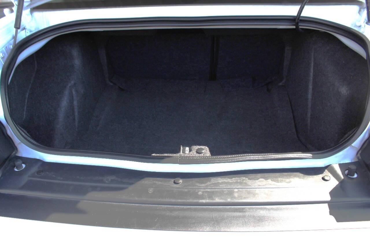 2023 White Dodge Challenger R/T Plus (2C3CDZBT7PH) with an 5.7L V8 OHV 16V engine, 6A transmission, located at 4301 NW 39th , Oklahoma City, OK, 73112, (405) 949-5600, 35.512135, -97.598671 - NO DRIVERS LICENCE -NO FULL COVERAGE INSURANCE - NO CREDIT CHECK. COME ON OVER TO SUPERSPORTS, TAKE A LOOK AND TEST DRIVE. PLEASE GIVE US A CALL AT (405) 949-5600. NO LICENCIA DE CONDUCIR - NO SEGURO DE COBERTURA TOTAL - NO VERIFICACION DE CREDITO. VISITENOS EN SUPERSPORTS, MIRE NUESTRO - Photo#11