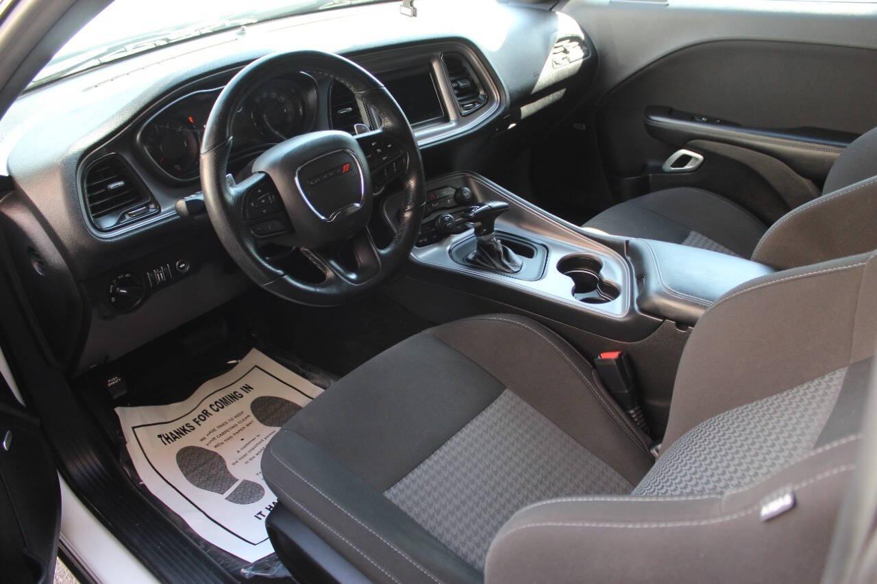 2023 White Dodge Challenger R/T Plus (2C3CDZBT7PH) with an 5.7L V8 OHV 16V engine, 6A transmission, located at 4301 NW 39th , Oklahoma City, OK, 73112, (405) 949-5600, 35.512135, -97.598671 - NO DRIVERS LICENCE -NO FULL COVERAGE INSURANCE - NO CREDIT CHECK. COME ON OVER TO SUPERSPORTS, TAKE A LOOK AND TEST DRIVE. PLEASE GIVE US A CALL AT (405) 949-5600. NO LICENCIA DE CONDUCIR - NO SEGURO DE COBERTURA TOTAL - NO VERIFICACION DE CREDITO. VISITENOS EN SUPERSPORTS, MIRE NUESTRO - Photo#13