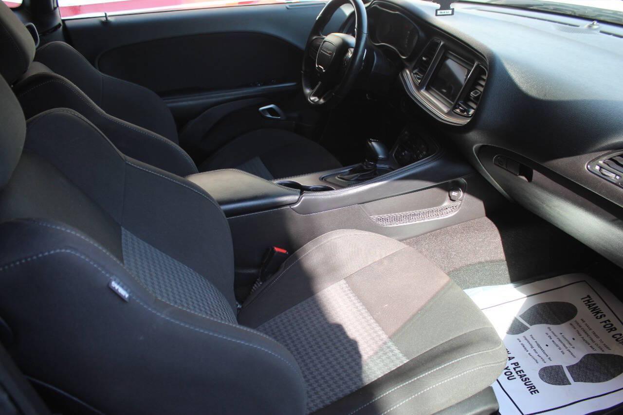 2023 White Dodge Challenger R/T Plus (2C3CDZBT7PH) with an 5.7L V8 5.7L V8 engine, Automatic 8-Speed transmission, located at 4301 NW 39th , Oklahoma City, OK, 73112, (405) 949-5600, 35.512135, -97.598671 - NO DRIVERS LICENCE -NO FULL COVERAGE INSURANCE - NO CREDIT CHECK. COME ON OVER TO SUPERSPORTS, TAKE A LOOK AND TEST DRIVE. PLEASE GIVE US A CALL AT (405) 949-5600. NO LICENCIA DE CONDUCIR - NO SEGURO DE COBERTURA TOTAL - NO VERIFICACION DE CREDITO. VISITENOS EN SUPERSPORTS, MIRE NUESTRO- Photo#8