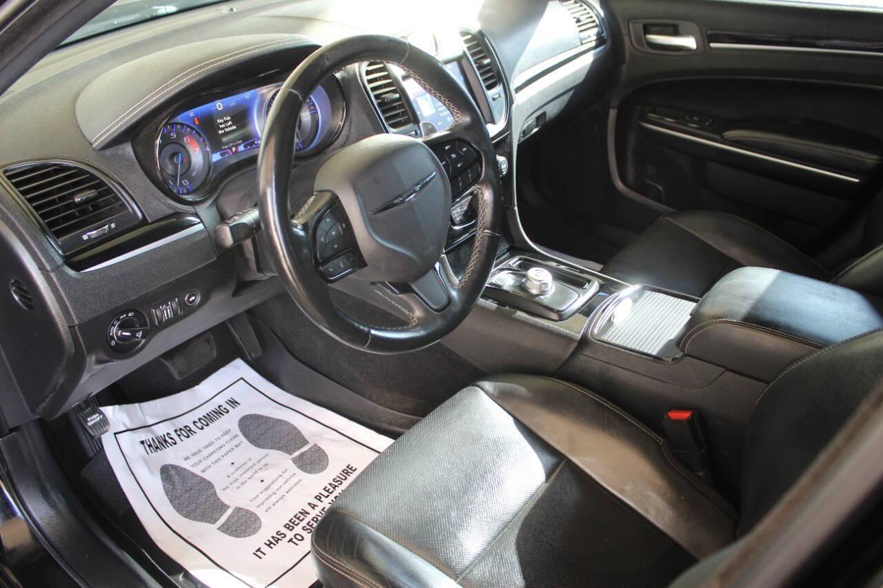 2019 Black Chrysler 300 S RWD (2C3CCABTXKH) with an 5.7L V8 5.7L V8 engine, Automatic 8-Speed transmission, located at 4301 NW 39th , Oklahoma City, OK, 73112, (405) 949-5600, 35.512135, -97.598671 - NO DRIVERS LICENCE NO-FULL COVERAGE INSURANCE-NO CREDIT CHECK. COME ON OVER TO SUPERSPORTS AND TAKE A LOOK AND TEST DRIVE. PLEASE GIVE US A CALL AT (405) 949-5600. NO LICENSIA DE MANEJAR- NO SEGURO DE COBERTURA TOTAL- NO VERIFICACCION DE CREDITO. POR FAVOR VENGAN A SUPERSPORTS, ECHE UN - Photo#15