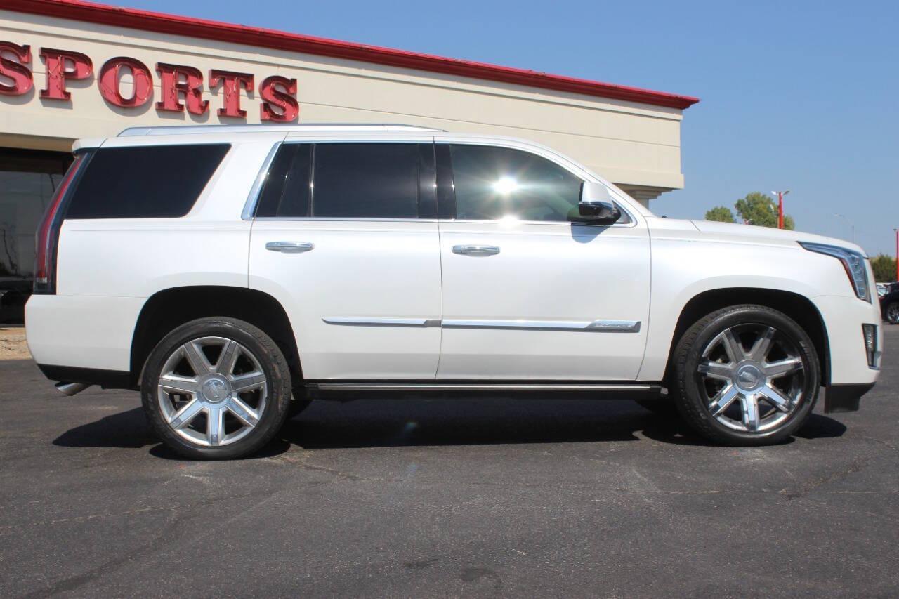 2016 White Cadillac Escalade Premium 4WD (1GYS4CKJXGR) with an 6.2L V8 6.2L V8 engine, Automatic 8-Speed transmission, located at 4301 NW 39th , Oklahoma City, OK, 73112, (405) 949-5600, 35.512135, -97.598671 - NO DRIVERS LICENCE NO-FULL COVERAGE INSURANCE-NO CREDIT CHECK. COME ON OVER TO SUPERSPORTS AND TAKE A LOOK AND TEST DRIVE. PLEASE GIVE US A CALL AT (405) 949-5600. NO LICENSIA DE MANEJAR- NO SEGURO DE COBERTURA TOTAL- NO VERIFICACCION DE CREDITO. POR FAVOR VENGAN A SUPERSPORTS, ECHE UN - Photo#2