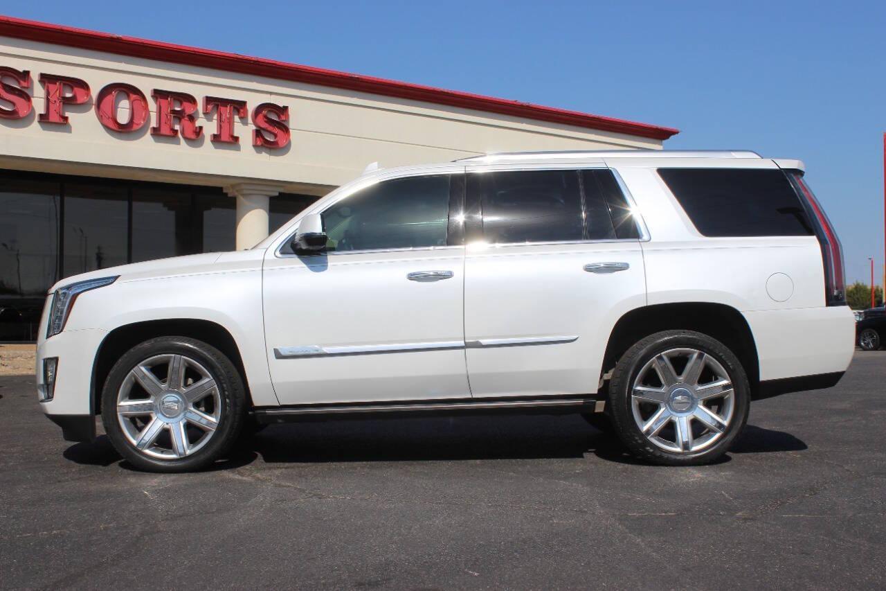 2016 White Cadillac Escalade Premium 4WD (1GYS4CKJXGR) with an 6.2L V8 6.2L V8 engine, Automatic 8-Speed transmission, located at 4301 NW 39th , Oklahoma City, OK, 73112, (405) 949-5600, 35.512135, -97.598671 - NO DRIVERS LICENCE NO-FULL COVERAGE INSURANCE-NO CREDIT CHECK. COME ON OVER TO SUPERSPORTS AND TAKE A LOOK AND TEST DRIVE. PLEASE GIVE US A CALL AT (405) 949-5600. NO LICENSIA DE MANEJAR- NO SEGURO DE COBERTURA TOTAL- NO VERIFICACCION DE CREDITO. POR FAVOR VENGAN A SUPERSPORTS, ECHE UN - Photo#5