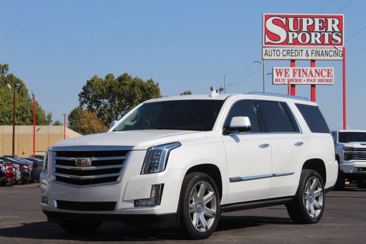 2016 White Cadillac Escalade Premium 4WD (1GYS4CKJXGR) with an 6.2L V8 6.2L V8 engine, Automatic 8-Speed transmission, located at 4301 NW 39th , Oklahoma City, OK, 73112, (405) 949-5600, 35.512135, -97.598671 - NO DRIVERS LICENCE NO-FULL COVERAGE INSURANCE-NO CREDIT CHECK. COME ON OVER TO SUPERSPORTS AND TAKE A LOOK AND TEST DRIVE. PLEASE GIVE US A CALL AT (405) 949-5600. NO LICENSIA DE MANEJAR- NO SEGURO DE COBERTURA TOTAL- NO VERIFICACCION DE CREDITO. POR FAVOR VENGAN A SUPERSPORTS, ECHE UN - Photo#6