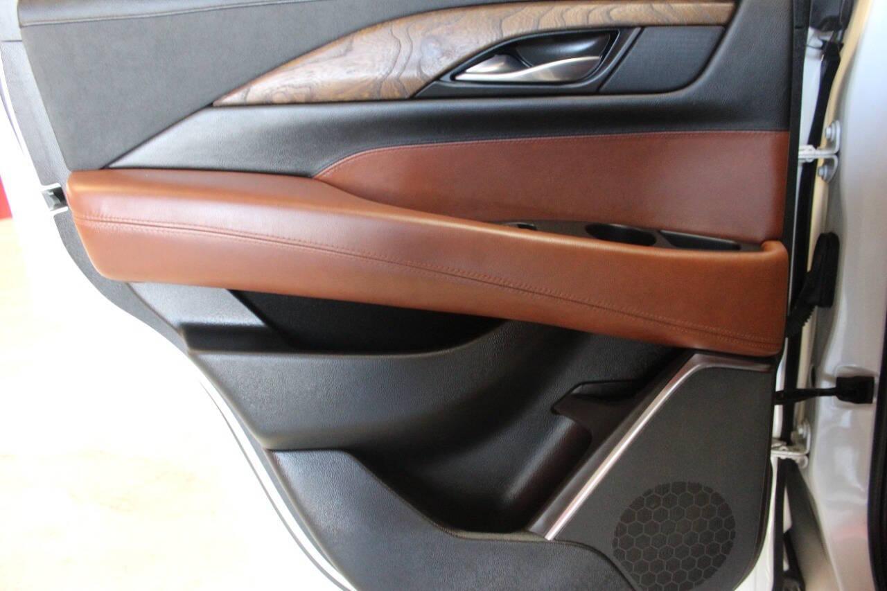 2016 White Cadillac Escalade Premium 4WD (1GYS4CKJXGR) with an 6.2L V8 6.2L V8 engine, Automatic 8-Speed transmission, located at 4301 NW 39th , Oklahoma City, OK, 73112, (405) 949-5600, 35.512135, -97.598671 - NO DRIVERS LICENCE NO-FULL COVERAGE INSURANCE-NO CREDIT CHECK. COME ON OVER TO SUPERSPORTS AND TAKE A LOOK AND TEST DRIVE. PLEASE GIVE US A CALL AT (405) 949-5600. NO LICENSIA DE MANEJAR- NO SEGURO DE COBERTURA TOTAL- NO VERIFICACCION DE CREDITO. POR FAVOR VENGAN A SUPERSPORTS, ECHE UN - Photo#16