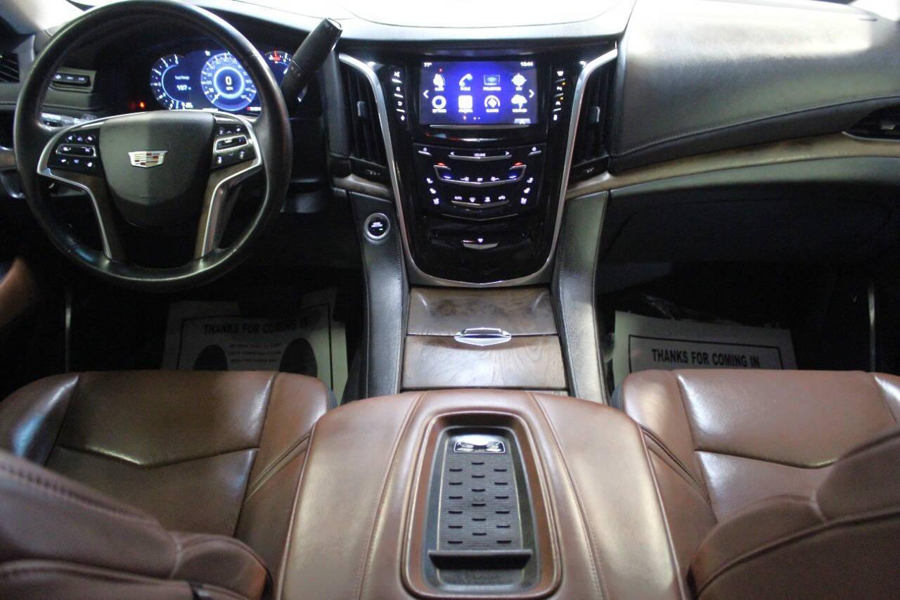2016 White Cadillac Escalade Premium 4WD (1GYS4CKJXGR) with an 6.2L V8 6.2L V8 engine, Automatic 8-Speed transmission, located at 4301 NW 39th , Oklahoma City, OK, 73112, (405) 949-5600, 35.512135, -97.598671 - NO DRIVERS LICENCE NO-FULL COVERAGE INSURANCE-NO CREDIT CHECK. COME ON OVER TO SUPERSPORTS AND TAKE A LOOK AND TEST DRIVE. PLEASE GIVE US A CALL AT (405) 949-5600. NO LICENSIA DE MANEJAR- NO SEGURO DE COBERTURA TOTAL- NO VERIFICACCION DE CREDITO. POR FAVOR VENGAN A SUPERSPORTS, ECHE UN - Photo#19