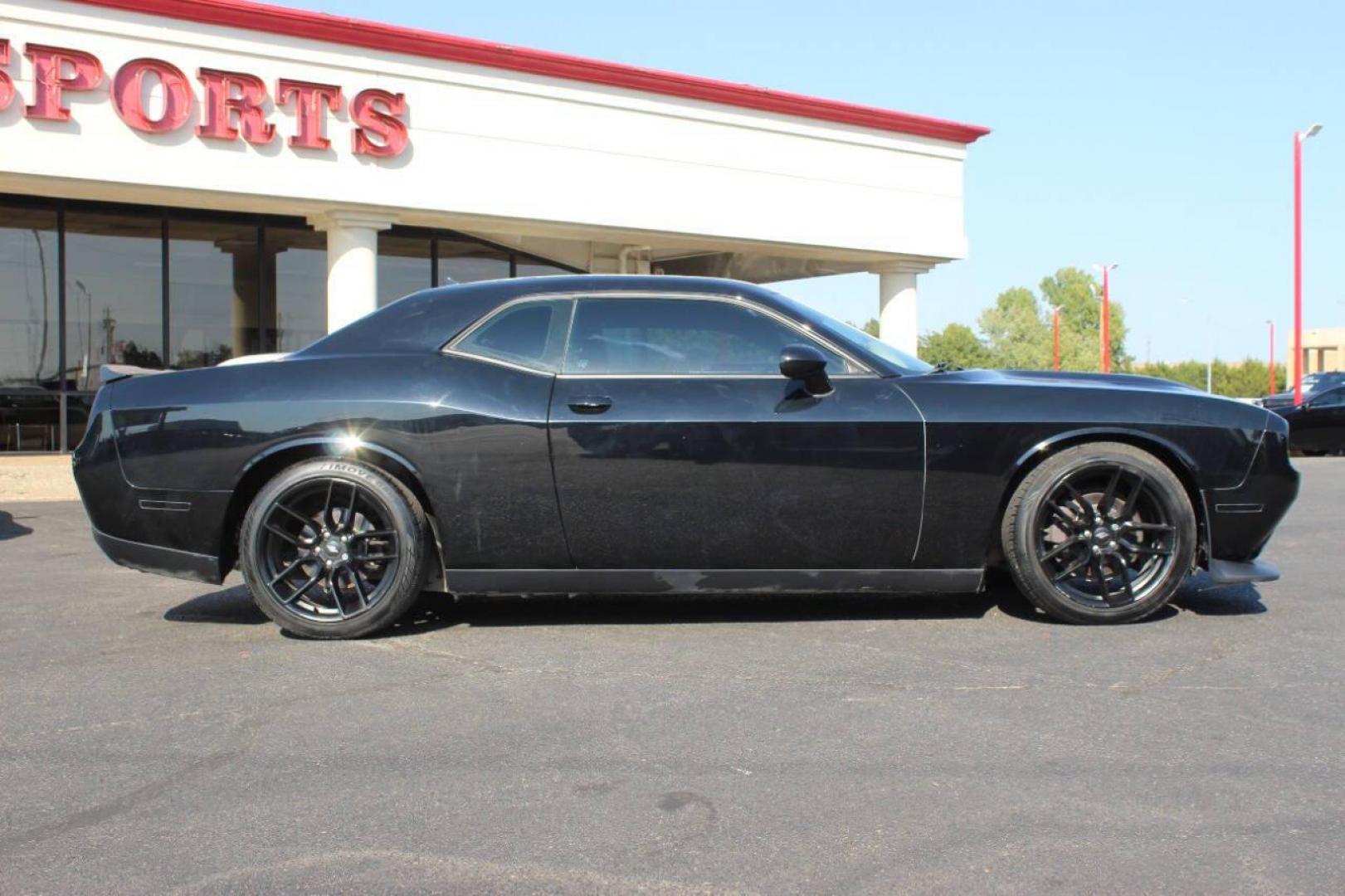 2020 Black Dodge Challenger SXT (2C3CDZAGXLH) with an 3.6L V6 DOHC 24V engine, 8A transmission, located at 4301 NW 39th , Oklahoma City, OK, 73112, (405) 949-5600, 35.512135, -97.598671 - NO DRIVERS LICENCE NO-FULL COVERAGE INSURANCE-NO CREDIT CHECK. COME ON OVER TO SUPERSPORTS AND TAKE A LOOK AND TEST DRIVE. PLEASE GIVE US A CALL AT (405) 949-5600. NO LICENSIA DE MANEJAR- NO SEGURO DE COBERTURA TOTAL- NO VERIFICACCION DE CREDITO. POR FAVOR VENGAN A SUPERSPORTS, ECHE UN - Photo#3