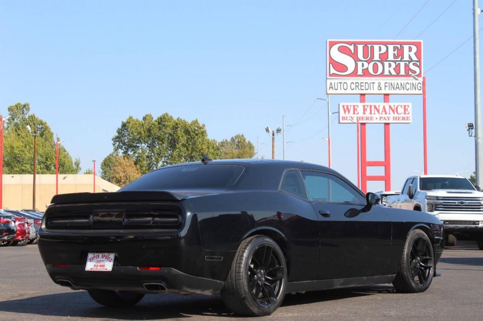 2020 Black Dodge Challenger SXT (2C3CDZAGXLH) with an 3.6L V6 DOHC 24V engine, 8A transmission, located at 4301 NW 39th , Oklahoma City, OK, 73112, (405) 949-5600, 35.512135, -97.598671 - NO DRIVERS LICENCE NO-FULL COVERAGE INSURANCE-NO CREDIT CHECK. COME ON OVER TO SUPERSPORTS AND TAKE A LOOK AND TEST DRIVE. PLEASE GIVE US A CALL AT (405) 949-5600. NO LICENSIA DE MANEJAR- NO SEGURO DE COBERTURA TOTAL- NO VERIFICACCION DE CREDITO. POR FAVOR VENGAN A SUPERSPORTS, ECHE UN - Photo#5