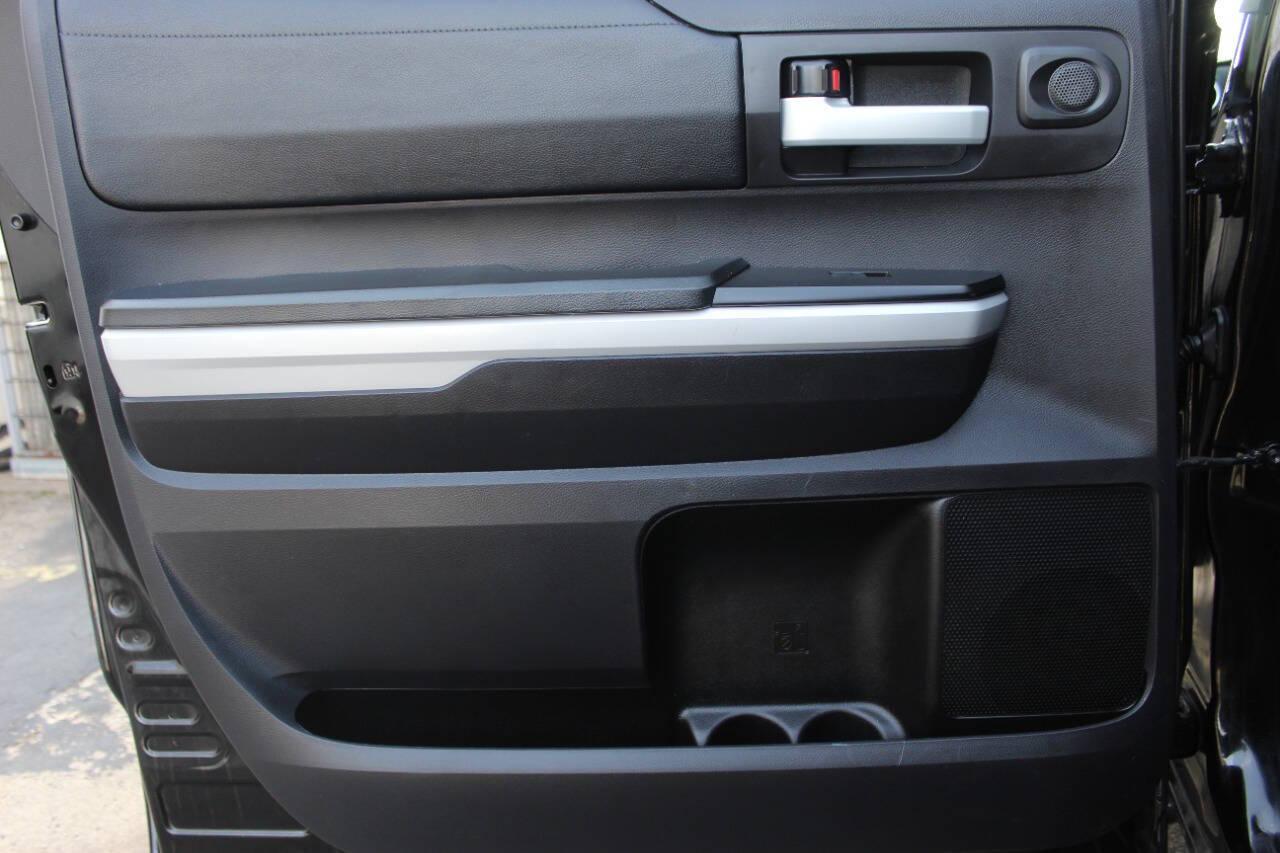 2021 Black Toyota Tundra SR5 5.7L V8 CrewMax 2WD (5TFEY5F17MX) with an 5.7L V8 DOHC 32V engine, 6A transmission, located at 4301 NW 39th , Oklahoma City, OK, 73112, (405) 949-5600, 35.512135, -97.598671 - NO DRIVERS LICENCE -NO FULL COVERAGE INSURANCE - NO CREDIT CHECK. COME ON OVER TO SUPERSPORTS, TAKE A LOOK AND TEST DRIVE. PLEASE GIVE US A CALL AT (405) 949-5600. NO LICENCIA DE CONDUCIR - NO SEGURO DE COBERTURA TOTAL - NO VERIFICACION DE CREDITO. VISITENOS EN SUPERSPORTS, MIRE NUESTRO - Photo#14