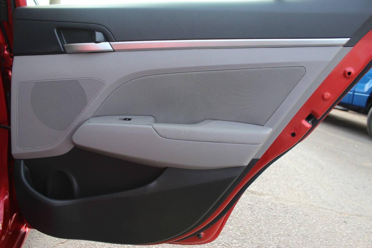 2020 Red Hyundai Elantra Limited (5NPD84LF7LH) with an 1.8L L4 DOHC 16V engine, 6A transmission, located at 4301 NW 39th , Oklahoma City, OK, 73112, (405) 949-5600, 35.512135, -97.598671 - NO DRIVERS LICENCE -NO FULL COVERAGE INSURANCE - NO CREDIT CHECK. COME ON OVER TO SUPERSPORTS, TAKE A LOOK AND TEST DRIVE. PLEASE GIVE US A CALL AT (405) 949-5600. NO LICENCIA DE CONDUCIR - NO SEGURO DE COBERTURA TOTAL - NO VERIFICACION DE CREDITO. VISITENOS EN SUPERSPORTS, MIRE NUESTRO - Photo#11