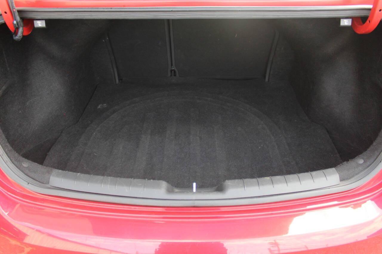 2020 Red Hyundai Elantra Limited (5NPD84LF7LH) with an 1.8L L4 DOHC 16V engine, 6A transmission, located at 4301 NW 39th , Oklahoma City, OK, 73112, (405) 949-5600, 35.512135, -97.598671 - NO DRIVERS LICENCE -NO FULL COVERAGE INSURANCE - NO CREDIT CHECK. COME ON OVER TO SUPERSPORTS, TAKE A LOOK AND TEST DRIVE. PLEASE GIVE US A CALL AT (405) 949-5600. NO LICENCIA DE CONDUCIR - NO SEGURO DE COBERTURA TOTAL - NO VERIFICACION DE CREDITO. VISITENOS EN SUPERSPORTS, MIRE NUESTRO - Photo#12