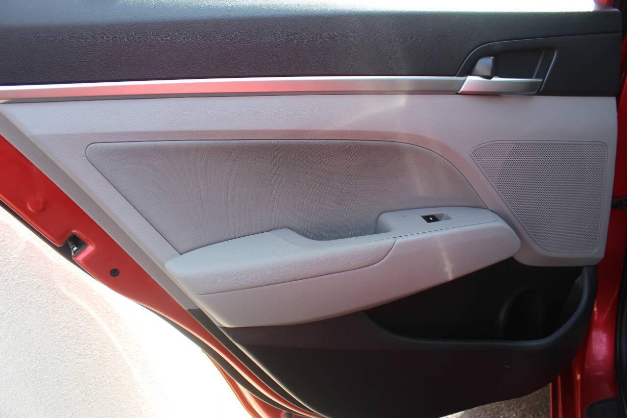 2020 Red Hyundai Elantra Limited (5NPD84LF7LH) with an 1.8L L4 DOHC 16V engine, 6A transmission, located at 4301 NW 39th , Oklahoma City, OK, 73112, (405) 949-5600, 35.512135, -97.598671 - NO DRIVERS LICENCE -NO FULL COVERAGE INSURANCE - NO CREDIT CHECK. COME ON OVER TO SUPERSPORTS, TAKE A LOOK AND TEST DRIVE. PLEASE GIVE US A CALL AT (405) 949-5600. NO LICENCIA DE CONDUCIR - NO SEGURO DE COBERTURA TOTAL - NO VERIFICACION DE CREDITO. VISITENOS EN SUPERSPORTS, MIRE NUESTRO - Photo#14