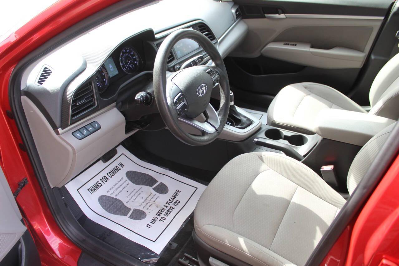 2020 Red Hyundai Elantra Limited (5NPD84LF7LH) with an 1.8L L4 DOHC 16V engine, 6A transmission, located at 4301 NW 39th , Oklahoma City, OK, 73112, (405) 949-5600, 35.512135, -97.598671 - NO DRIVERS LICENCE -NO FULL COVERAGE INSURANCE - NO CREDIT CHECK. COME ON OVER TO SUPERSPORTS, TAKE A LOOK AND TEST DRIVE. PLEASE GIVE US A CALL AT (405) 949-5600. NO LICENCIA DE CONDUCIR - NO SEGURO DE COBERTURA TOTAL - NO VERIFICACION DE CREDITO. VISITENOS EN SUPERSPORTS, MIRE NUESTRO - Photo#15