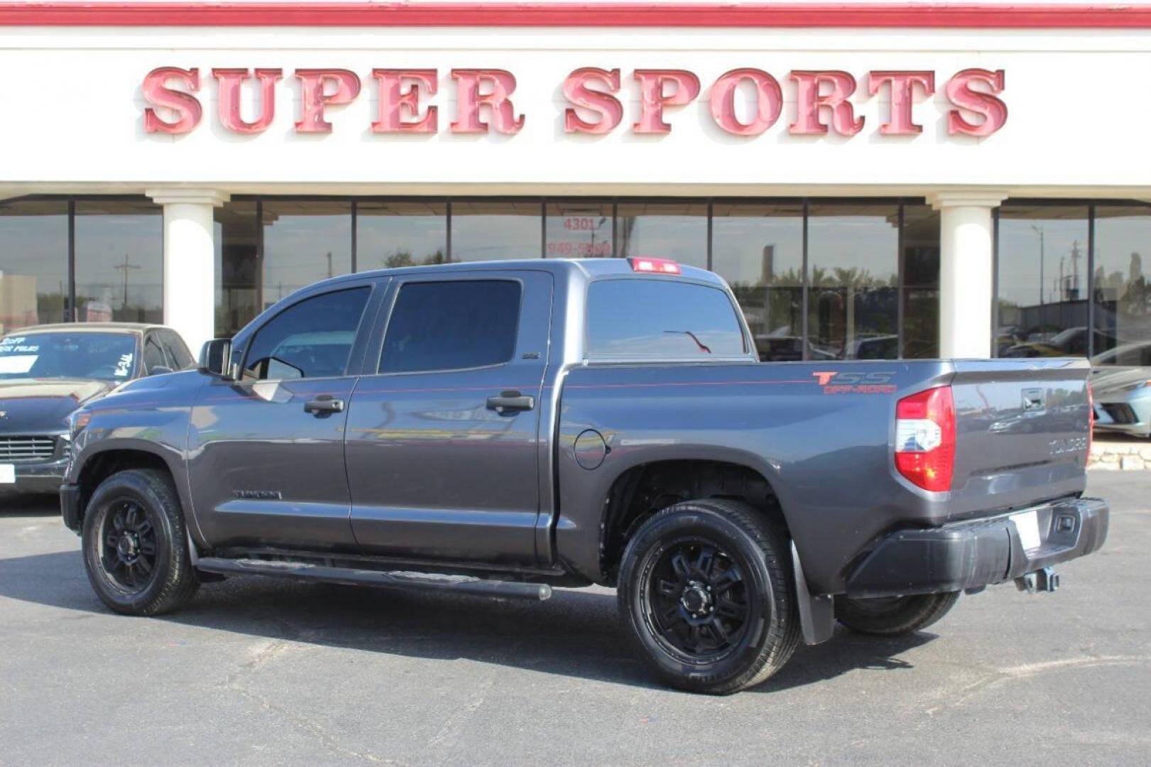 2015 Pewter Toyota Tundra SR5 4.6L V8 CrewMax 2WD (5TFEM5F11FX) with an 4.6L V8 DOHC 32V engine, 6-Speed Automatic transmission, located at 4301 NW 39th , Oklahoma City, OK, 73112, (405) 949-5600, 35.512135, -97.598671 - NO DRIVERS LICENCE NO-FULL COVERAGE INSURANCE-NO CREDIT CHECK. COME ON OVER TO SUPERSPORTS AND TAKE A LOOK AND TEST DRIVE. PLEASE GIVE US A CALL AT (405) 949-5600. NO LICENSIA DE MANEJAR- NO SEGURO DE COBERTURA TOTAL- NO VERIFICACCION DE CREDITO. POR FAVOR VENGAN A SUPERSPORTS, ECHE UN - Photo#4