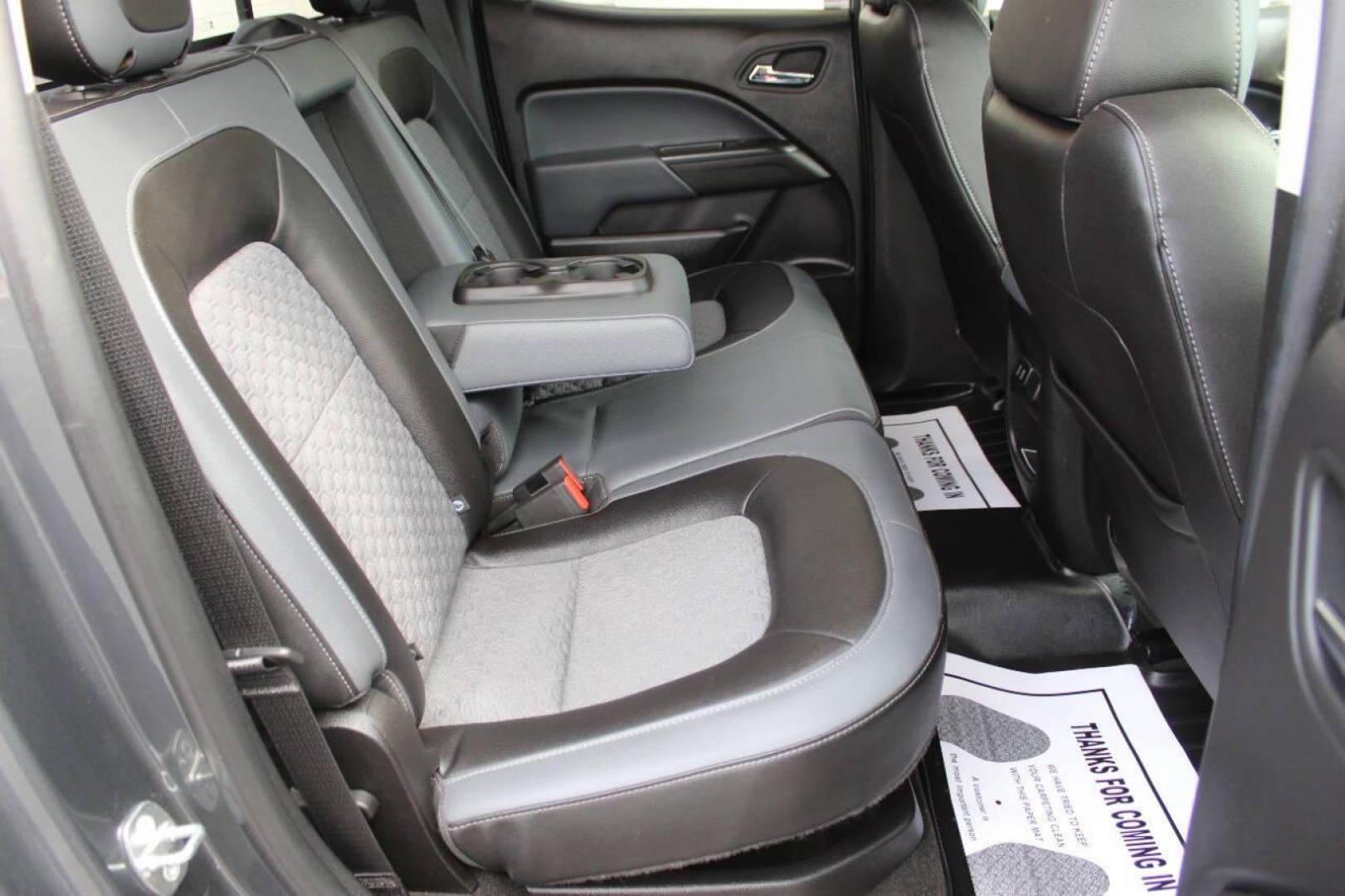 2017 Gray Chevrolet Colorado Z71 Crew Cab 2WD Short Box (1GCGSDEN6H1) with an 3.6L V6 DOHC 24V GAS engine, 6A transmission, located at 4301 NW 39th , Oklahoma City, OK, 73112, (405) 949-5600, 35.512135, -97.598671 - NO DRIVERS LICENCE NO-FULL COVERAGE INSURANCE-NO CREDIT CHECK. COME ON OVER TO SUPERSPORTS AND TAKE A LOOK AND TEST DRIVE. PLEASE GIVE US A CALL AT (405) 949-5600. NO LICENSIA DE MANEJAR- NO SEGURO DE COBERTURA TOTAL- NO VERIFICACCION DE CREDITO. POR FAVOR VENGAN A SUPERSPORTS, ECHE UN - Photo#10