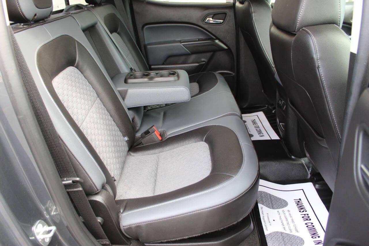 2017 Gray Chevrolet Colorado Z71 Crew Cab 2WD Short Box (1GCGSDEN6H1) with an 3.6L V6 3.6L V6 engine, Automatic 8-Speed transmission, located at 4301 NW 39th , Oklahoma City, OK, 73112, (405) 949-5600, 35.512135, -97.598671 - NO DRIVERS LICENCE NO-FULL COVERAGE INSURANCE-NO CREDIT CHECK. COME ON OVER TO SUPERSPORTS AND TAKE A LOOK AND TEST DRIVE. PLEASE GIVE US A CALL AT (405) 949-5600. NO LICENSIA DE MANEJAR- NO SEGURO DE COBERTURA TOTAL- NO VERIFICACCION DE CREDITO. POR FAVOR VENGAN A SUPERSPORTS, ECHE UN - Photo#10