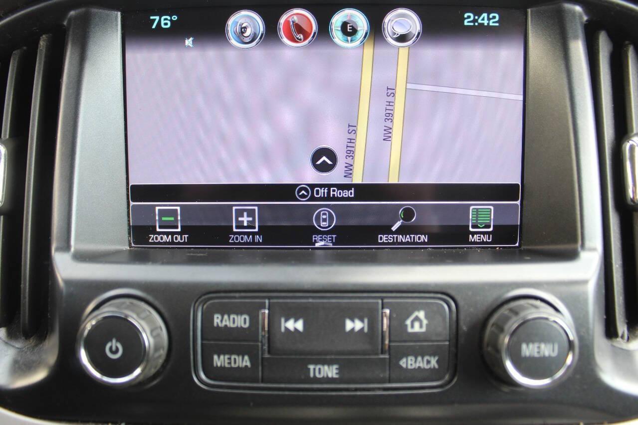 2017 Gray Chevrolet Colorado Z71 Crew Cab 2WD Short Box (1GCGSDEN6H1) with an 3.6L V6 3.6L V6 engine, Automatic 8-Speed transmission, located at 4301 NW 39th , Oklahoma City, OK, 73112, (405) 949-5600, 35.512135, -97.598671 - NO DRIVERS LICENCE NO-FULL COVERAGE INSURANCE-NO CREDIT CHECK. COME ON OVER TO SUPERSPORTS AND TAKE A LOOK AND TEST DRIVE. PLEASE GIVE US A CALL AT (405) 949-5600. NO LICENSIA DE MANEJAR- NO SEGURO DE COBERTURA TOTAL- NO VERIFICACCION DE CREDITO. POR FAVOR VENGAN A SUPERSPORTS, ECHE UN - Photo#18