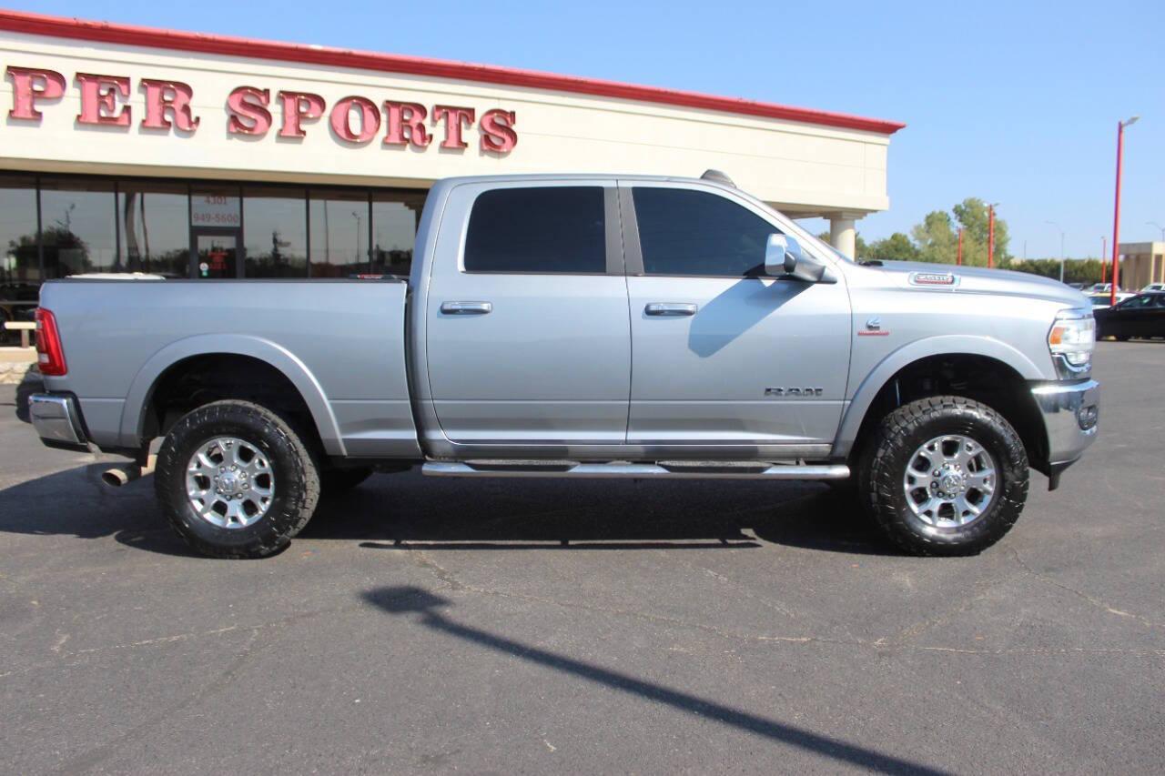 2020 Gray RAM 2500 Laramie Crew Cab SWB 4WD (3C6UR5FL9LG) with an 6.7L I6 Turbocharger 6.7L I6 engine, Automatic 6-Speed transmission, located at 4301 NW 39th , Oklahoma City, OK, 73112, (405) 949-5600, 35.512135, -97.598671 - NO DRIVERS LICENCE NO-FULL COVERAGE INSURANCE-NO CREDIT CHECK. COME ON OVER TO SUPERSPORTS AND TAKE A LOOK AND TEST DRIVE. PLEASE GIVE US A CALL AT (405) 949-5600. NO LICENSIA DE MANEJAR- NO SEGURO DE COBERTURA TOTAL- NO VERIFICACCION DE CREDITO. POR FAVOR VENGAN A SUPERSPORTS, ECHE UN - Photo#2