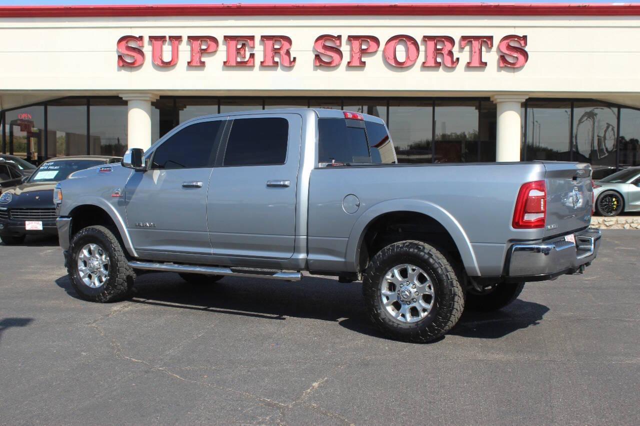 2020 Gray RAM 2500 Laramie Crew Cab SWB 4WD (3C6UR5FL9LG) with an 6.7L I6 Turbocharger 6.7L I6 engine, Automatic 6-Speed transmission, located at 4301 NW 39th , Oklahoma City, OK, 73112, (405) 949-5600, 35.512135, -97.598671 - NO DRIVERS LICENCE NO-FULL COVERAGE INSURANCE-NO CREDIT CHECK. COME ON OVER TO SUPERSPORTS AND TAKE A LOOK AND TEST DRIVE. PLEASE GIVE US A CALL AT (405) 949-5600. NO LICENSIA DE MANEJAR- NO SEGURO DE COBERTURA TOTAL- NO VERIFICACCION DE CREDITO. POR FAVOR VENGAN A SUPERSPORTS, ECHE UN - Photo#4