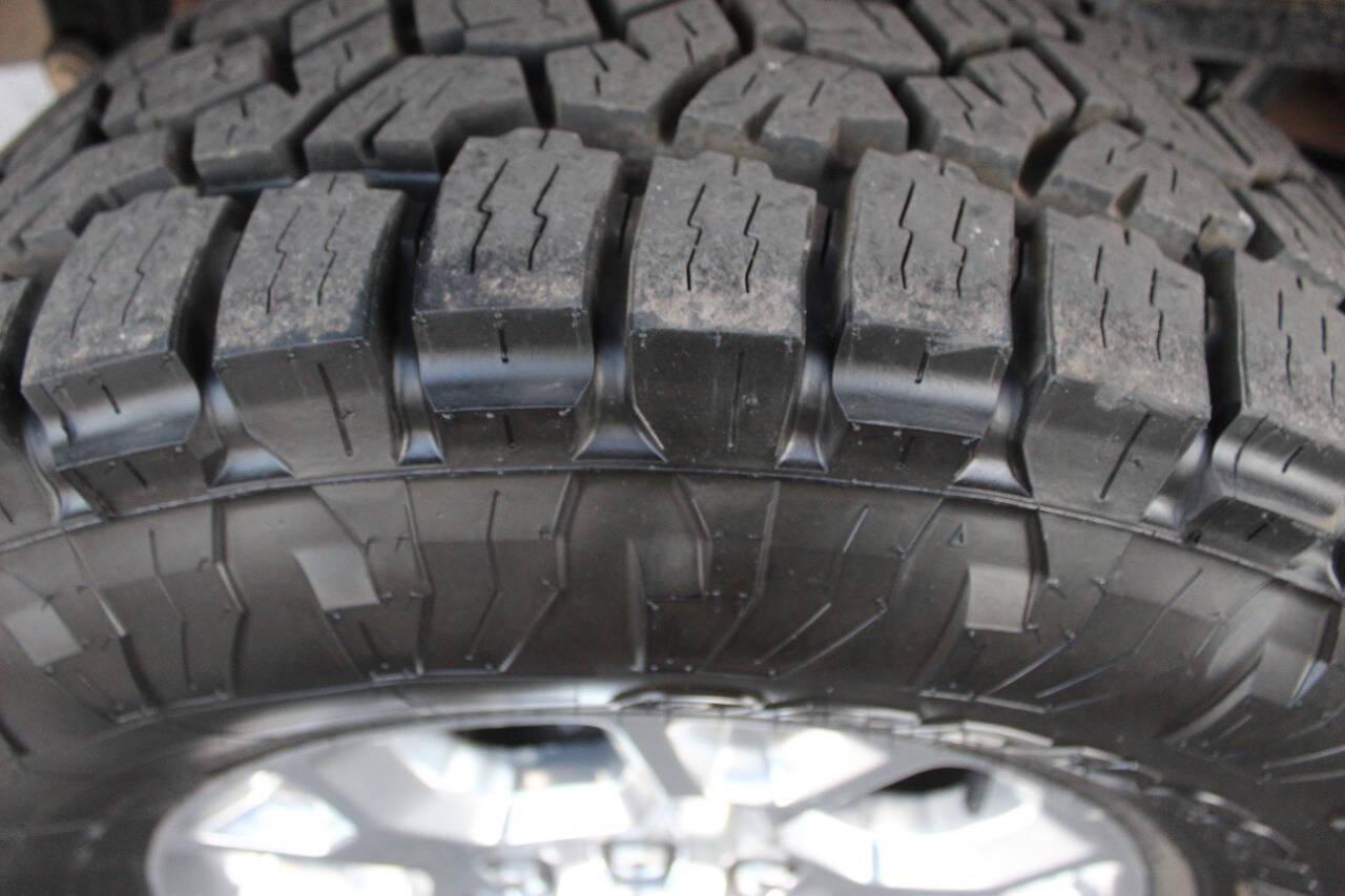 2020 Gray RAM 2500 Laramie Crew Cab SWB 4WD (3C6UR5FL9LG) with an 6.7L I6 Turbocharger 6.7L I6 engine, Automatic 6-Speed transmission, located at 4301 NW 39th , Oklahoma City, OK, 73112, (405) 949-5600, 35.512135, -97.598671 - NO DRIVERS LICENCE NO-FULL COVERAGE INSURANCE-NO CREDIT CHECK. COME ON OVER TO SUPERSPORTS AND TAKE A LOOK AND TEST DRIVE. PLEASE GIVE US A CALL AT (405) 949-5600. NO LICENSIA DE MANEJAR- NO SEGURO DE COBERTURA TOTAL- NO VERIFICACCION DE CREDITO. POR FAVOR VENGAN A SUPERSPORTS, ECHE UN - Photo#10