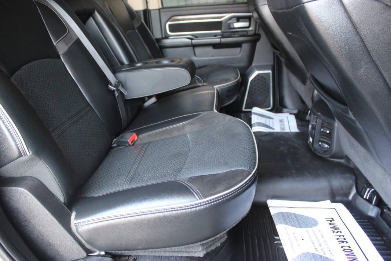 2020 Gray RAM 2500 Laramie Crew Cab SWB 4WD (3C6UR5FL9LG) with an 6.7L I6 Turbocharger 6.7L I6 engine, Automatic 6-Speed transmission, located at 4301 NW 39th , Oklahoma City, OK, 73112, (405) 949-5600, 35.512135, -97.598671 - NO DRIVERS LICENCE NO-FULL COVERAGE INSURANCE-NO CREDIT CHECK. COME ON OVER TO SUPERSPORTS AND TAKE A LOOK AND TEST DRIVE. PLEASE GIVE US A CALL AT (405) 949-5600. NO LICENSIA DE MANEJAR- NO SEGURO DE COBERTURA TOTAL- NO VERIFICACCION DE CREDITO. POR FAVOR VENGAN A SUPERSPORTS, ECHE UN - Photo#14