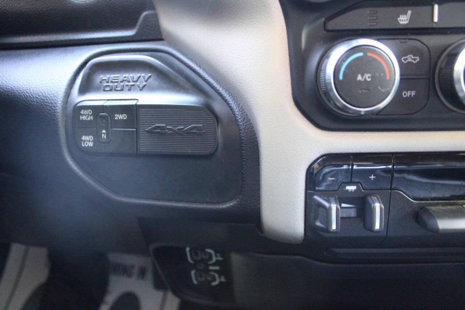 2020 Gray RAM 2500 Laramie Crew Cab SWB 4WD (3C6UR5FL9LG) with an 6.7L I6 Turbocharger 6.7L I6 engine, Automatic 6-Speed transmission, located at 4301 NW 39th , Oklahoma City, OK, 73112, (405) 949-5600, 35.512135, -97.598671 - NO DRIVERS LICENCE NO-FULL COVERAGE INSURANCE-NO CREDIT CHECK. COME ON OVER TO SUPERSPORTS AND TAKE A LOOK AND TEST DRIVE. PLEASE GIVE US A CALL AT (405) 949-5600. NO LICENSIA DE MANEJAR- NO SEGURO DE COBERTURA TOTAL- NO VERIFICACCION DE CREDITO. POR FAVOR VENGAN A SUPERSPORTS, ECHE UN - Photo#21