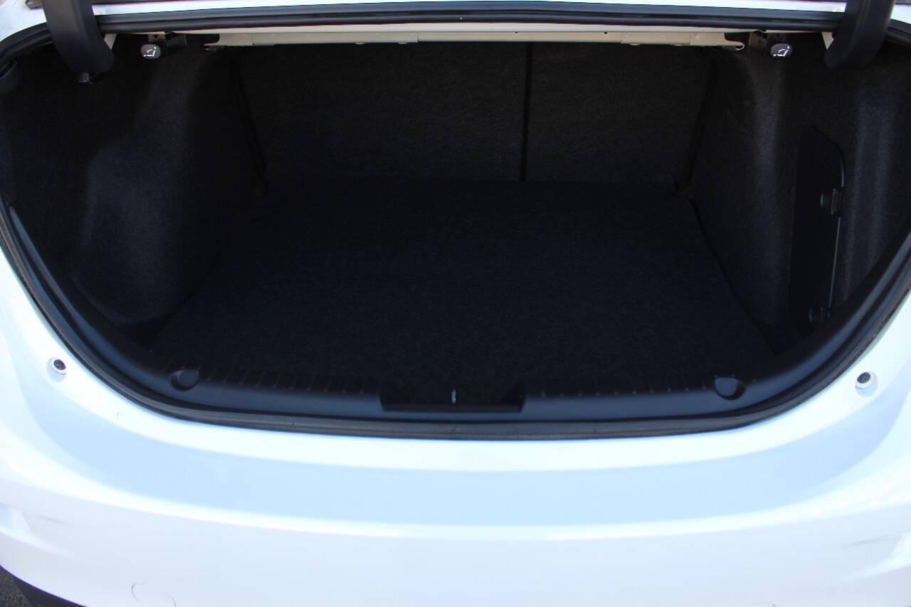 2017 White Mazda MAZDA3 i Sport AT 4-Door (3MZBN1U73HM) with an 2.0L I4 2.0L I4 engine, Automatic 6-Speed transmission, located at 4301 NW 39th , Oklahoma City, OK, 73112, (405) 949-5600, 35.512135, -97.598671 - NO DRIVERS LICENCE NO-FULL COVERAGE INSURANCE-NO CREDIT CHECK. COME ON OVER TO SUPERSPORTS AND TAKE A LOOK AND TEST DRIVE. PLEASE GIVE US A CALL AT (405) 949-5600. NO LICENSIA DE MANEJAR- NO SEGURO DE COBERTURA TOTAL- NO VERIFICACCION DE CREDITO. POR FAVOR VENGAN A SUPERSPORTS, ECHE UN - Photo#12