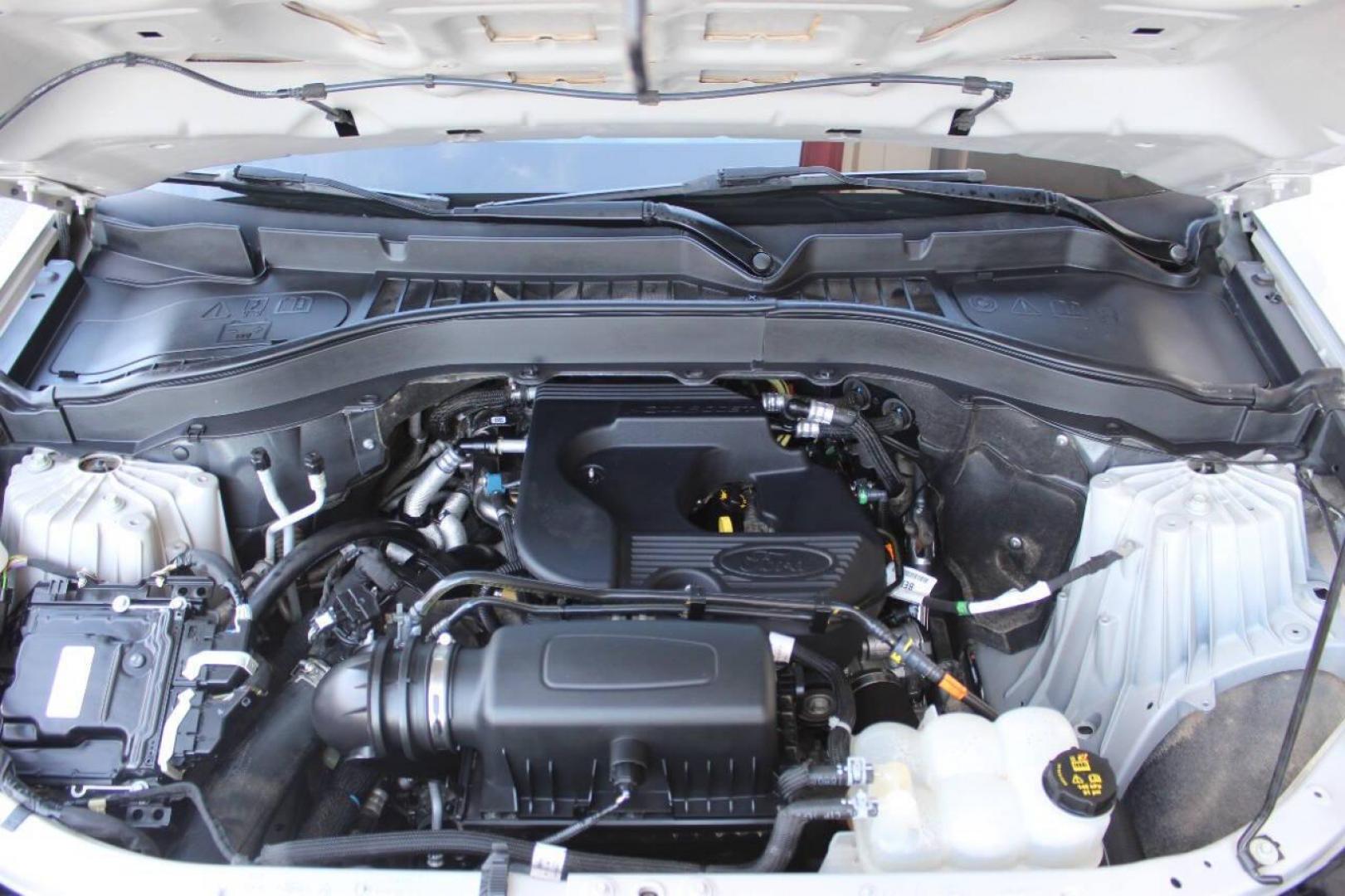 2020 Silver Ford Explorer XLT 2WD (1FMSK7DH9LG) with an 2.3L L4 DOHC 16V engine, 10A transmission, located at 4301 NW 39th , Oklahoma City, OK, 73112, (405) 949-5600, 35.512135, -97.598671 - Photo#8