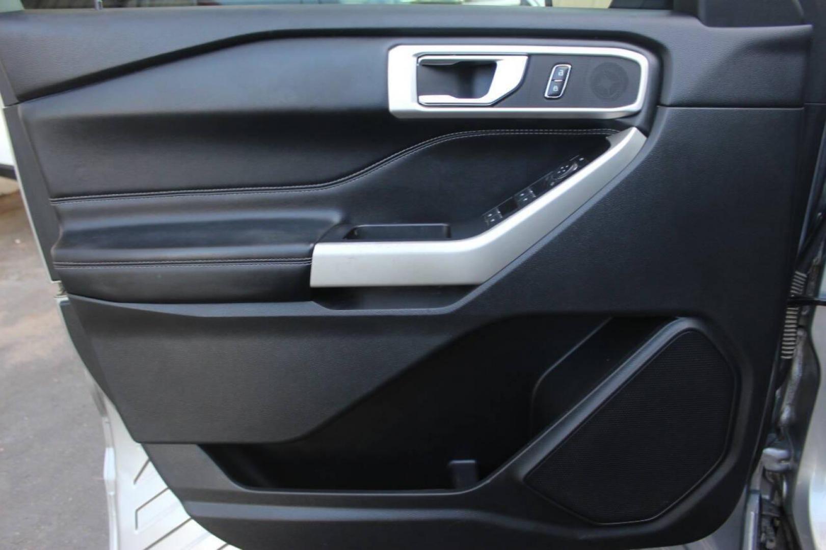 2020 Silver Ford Explorer XLT 2WD (1FMSK7DH9LG) with an 2.3L L4 DOHC 16V engine, 10A transmission, located at 4301 NW 39th , Oklahoma City, OK, 73112, (405) 949-5600, 35.512135, -97.598671 - Photo#19