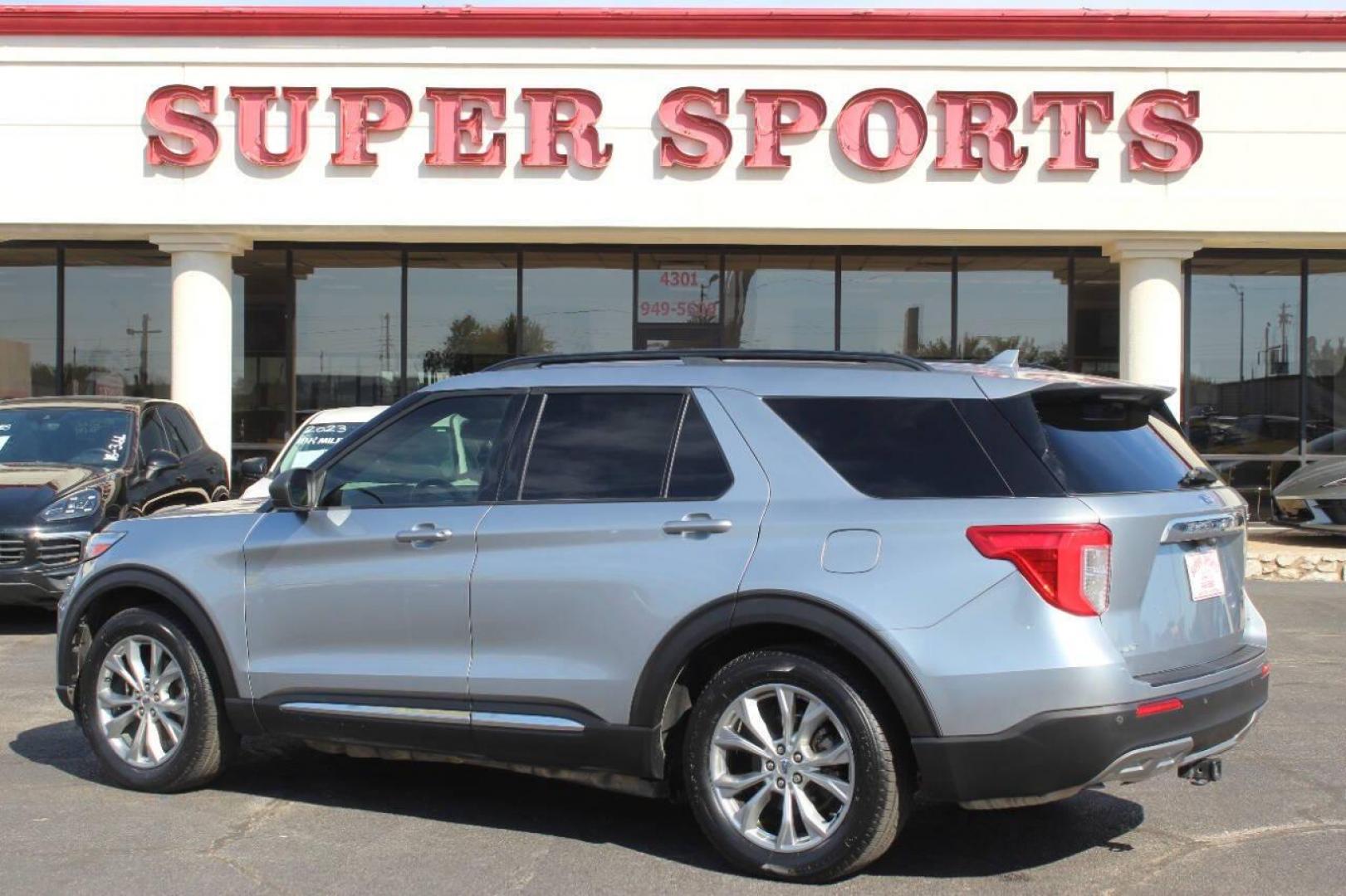 2020 Silver Ford Explorer XLT 2WD (1FMSK7DH9LG) with an 2.3L L4 DOHC 16V engine, 10A transmission, located at 4301 NW 39th , Oklahoma City, OK, 73112, (405) 949-5600, 35.512135, -97.598671 - Photo#5